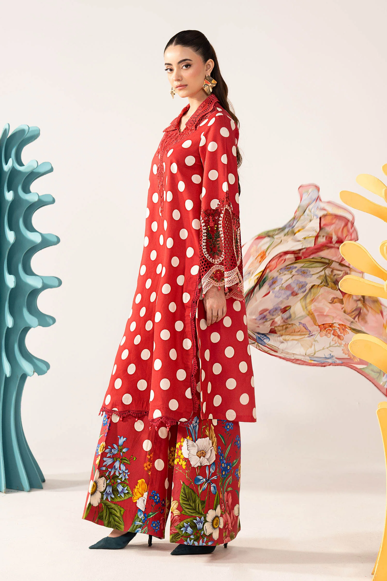 3 Piece Embroidered Lawn Suit - Image 6