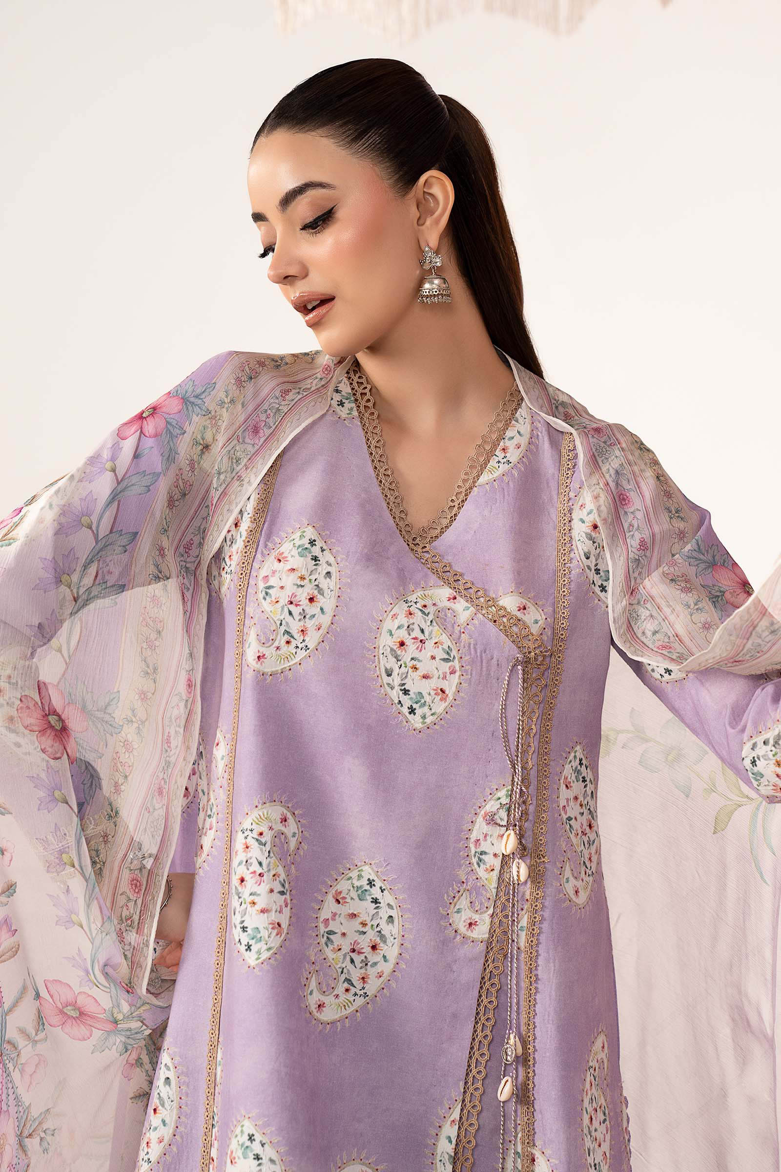 3 Piece Embroidered Lawn Suit - Image 3