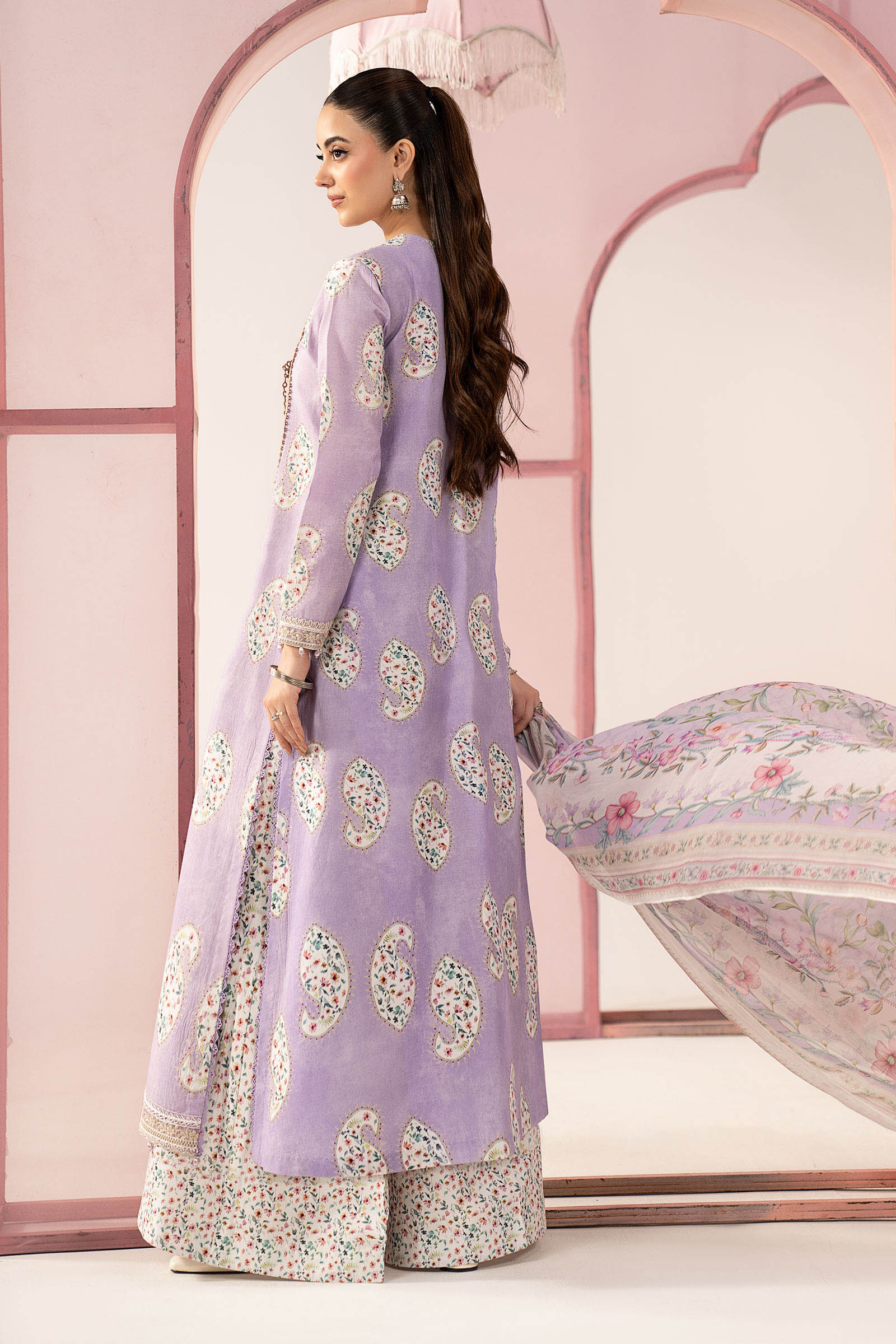 3 Piece Embroidered Lawn Suit - Image 7
