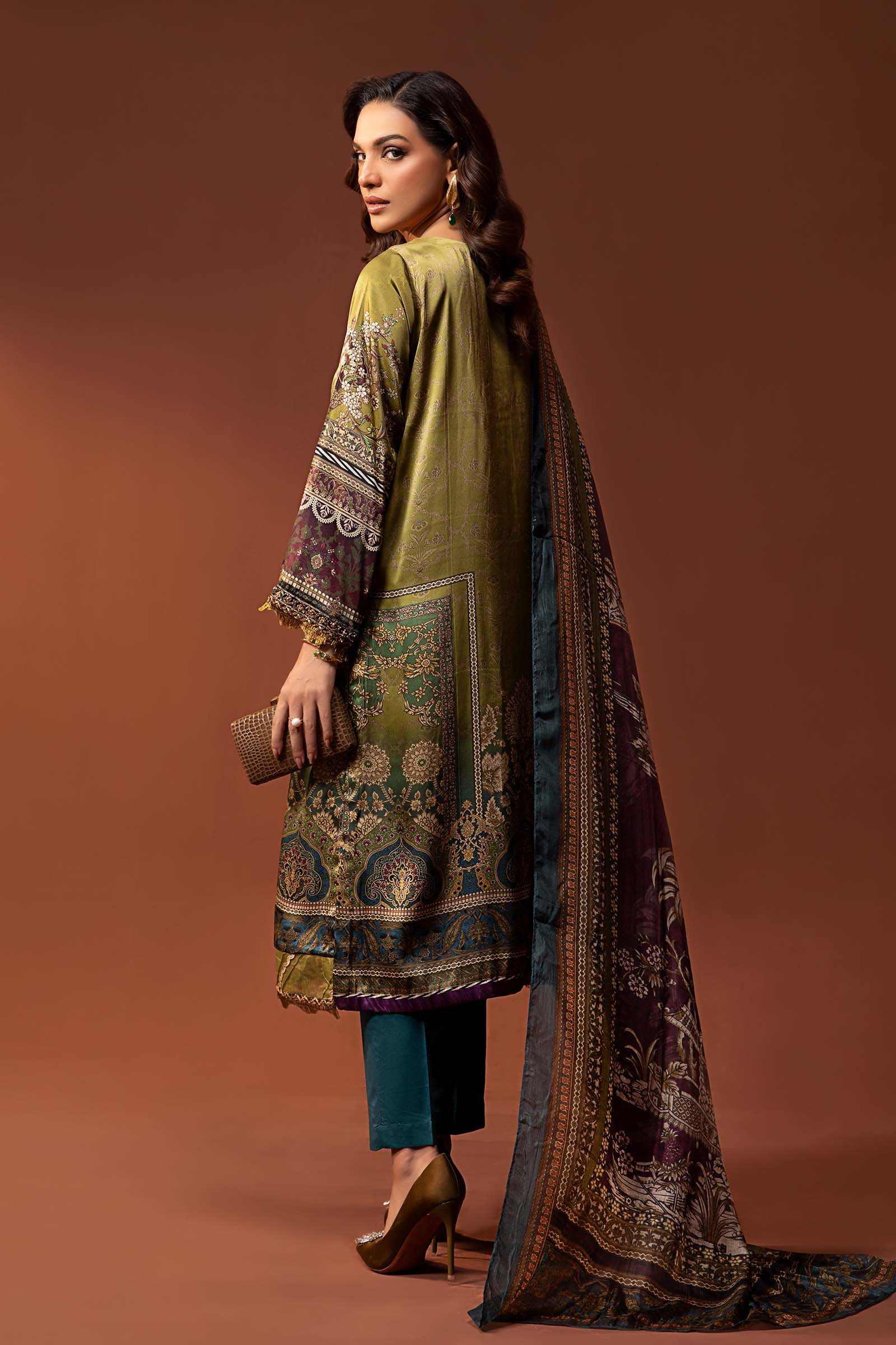 3 Piece Embroidered Pure Charmeuse Silk Suit - Image 7