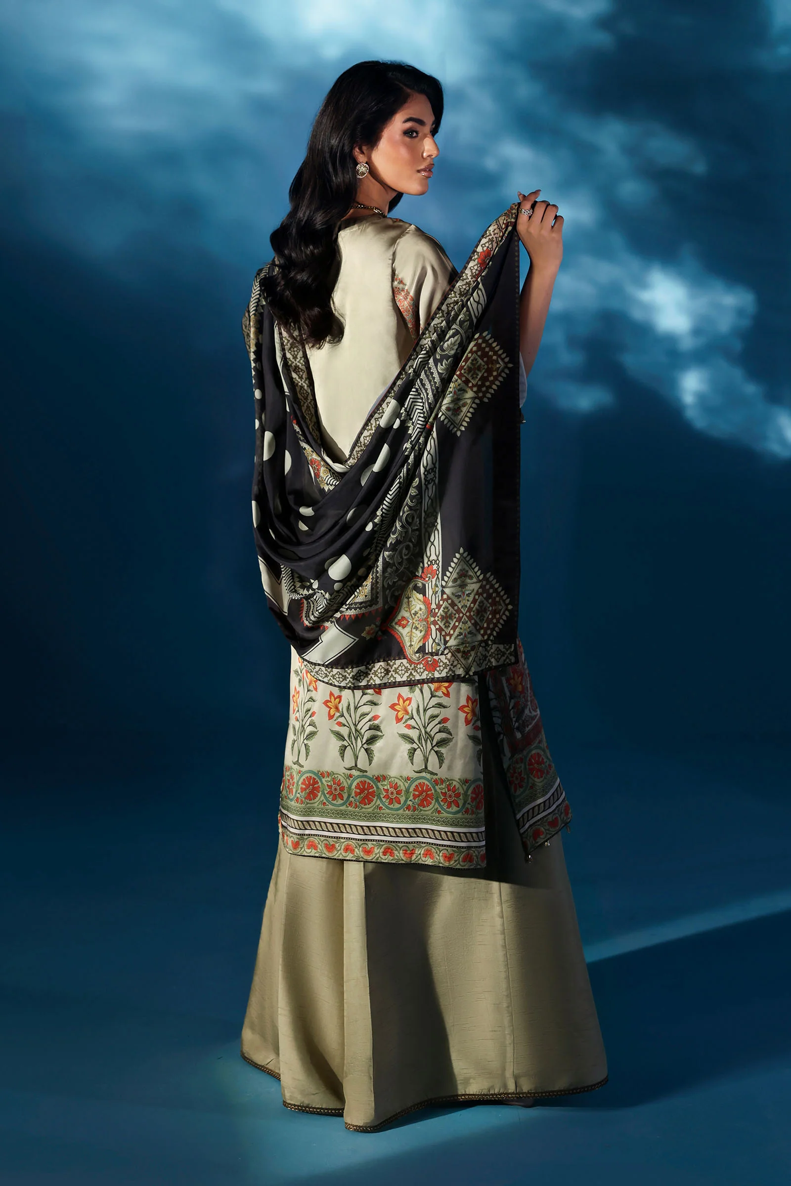 3 Piece Embroidered Satin Silk Suit - Image 8