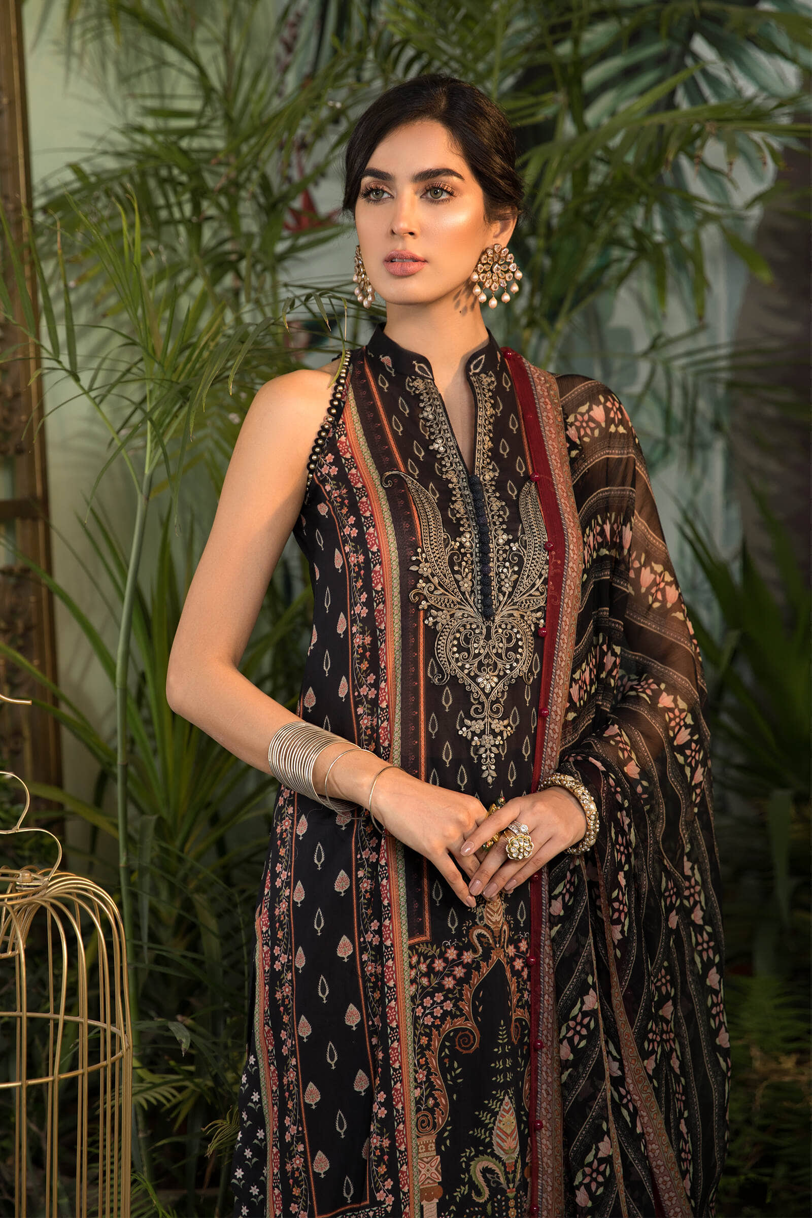 Unstitched Fabrics/M.Prints MPT-1112-B - Image 4