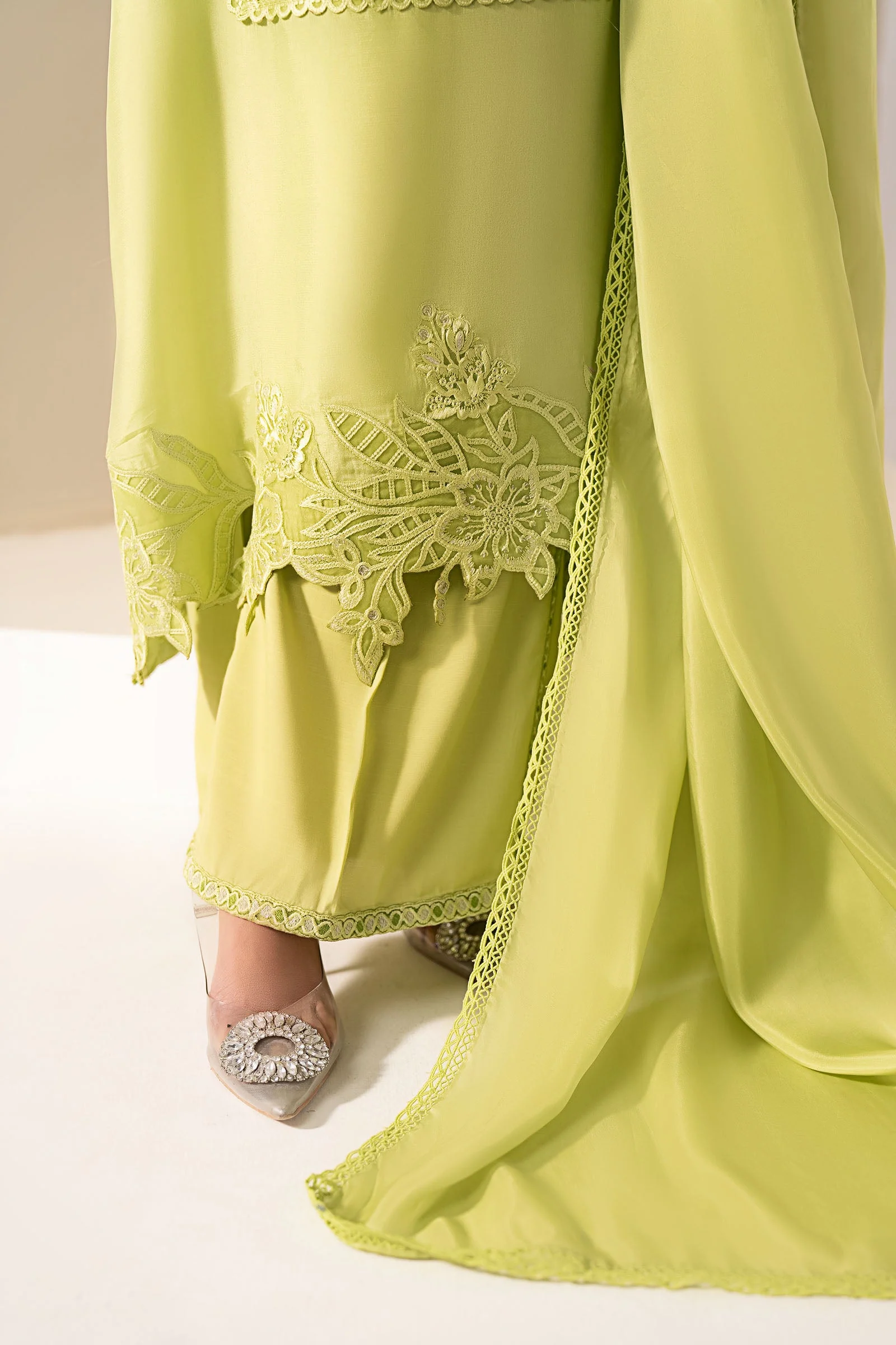 3 Piece Embroidered Tassel Silk Suit - Image 5