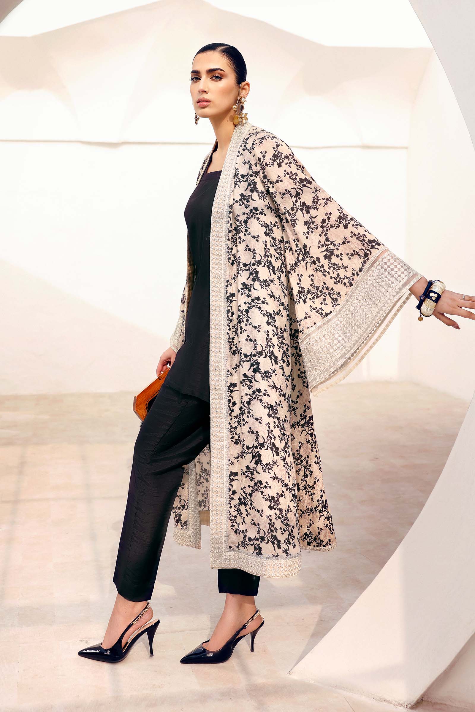 3 Piece Embroidered Bamberg Raw Silk Suit - Image 6