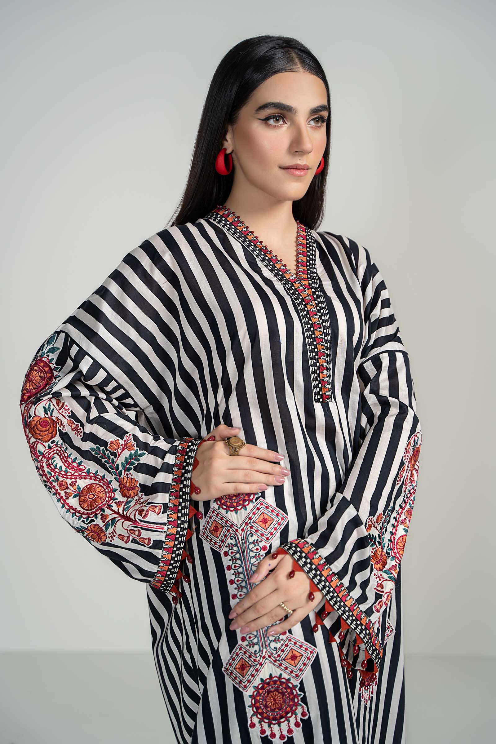 2 Piece Printed Lawn Suit - Image 2