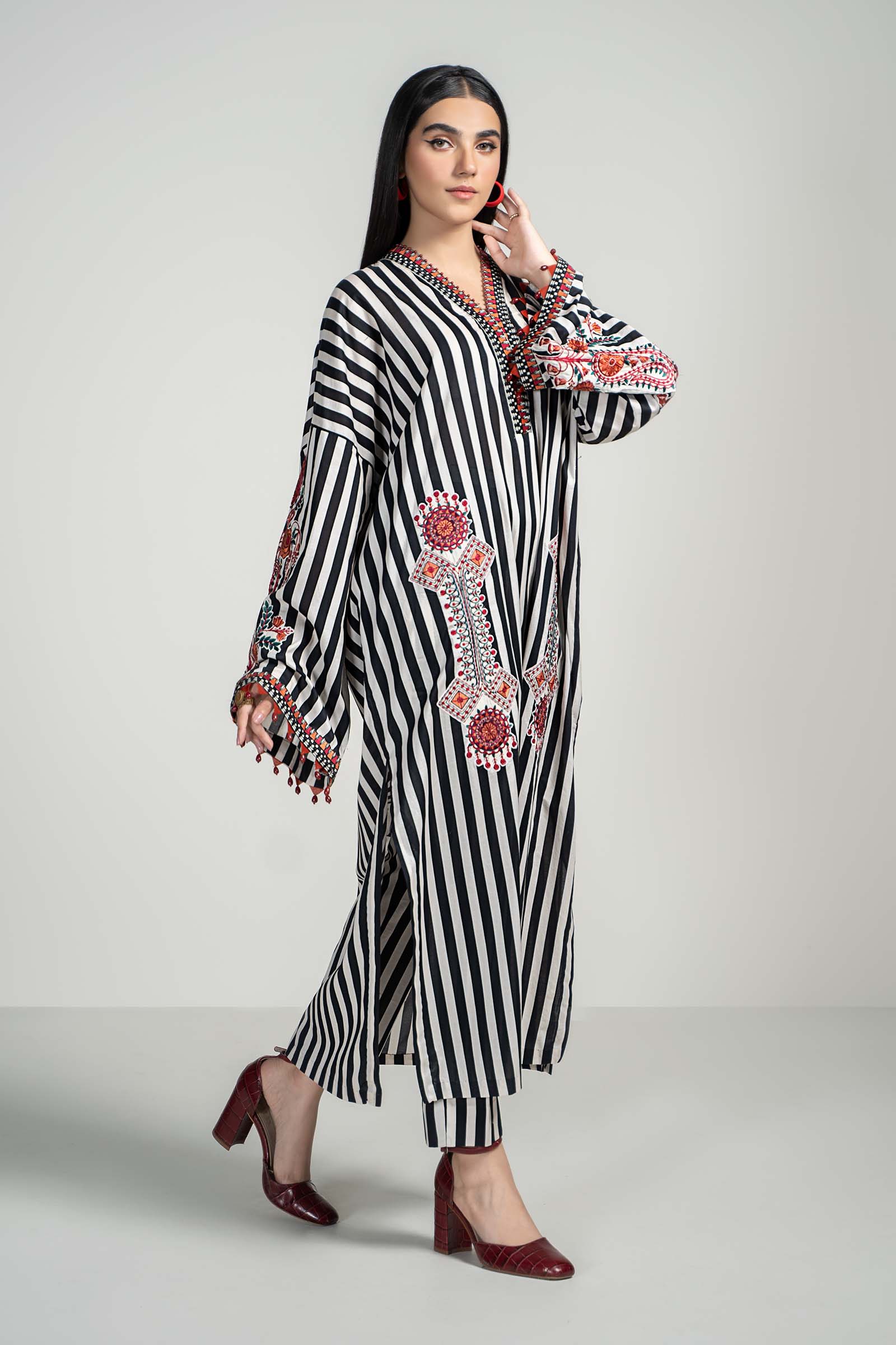 2 Piece Printed Lawn Suit - Image 3
