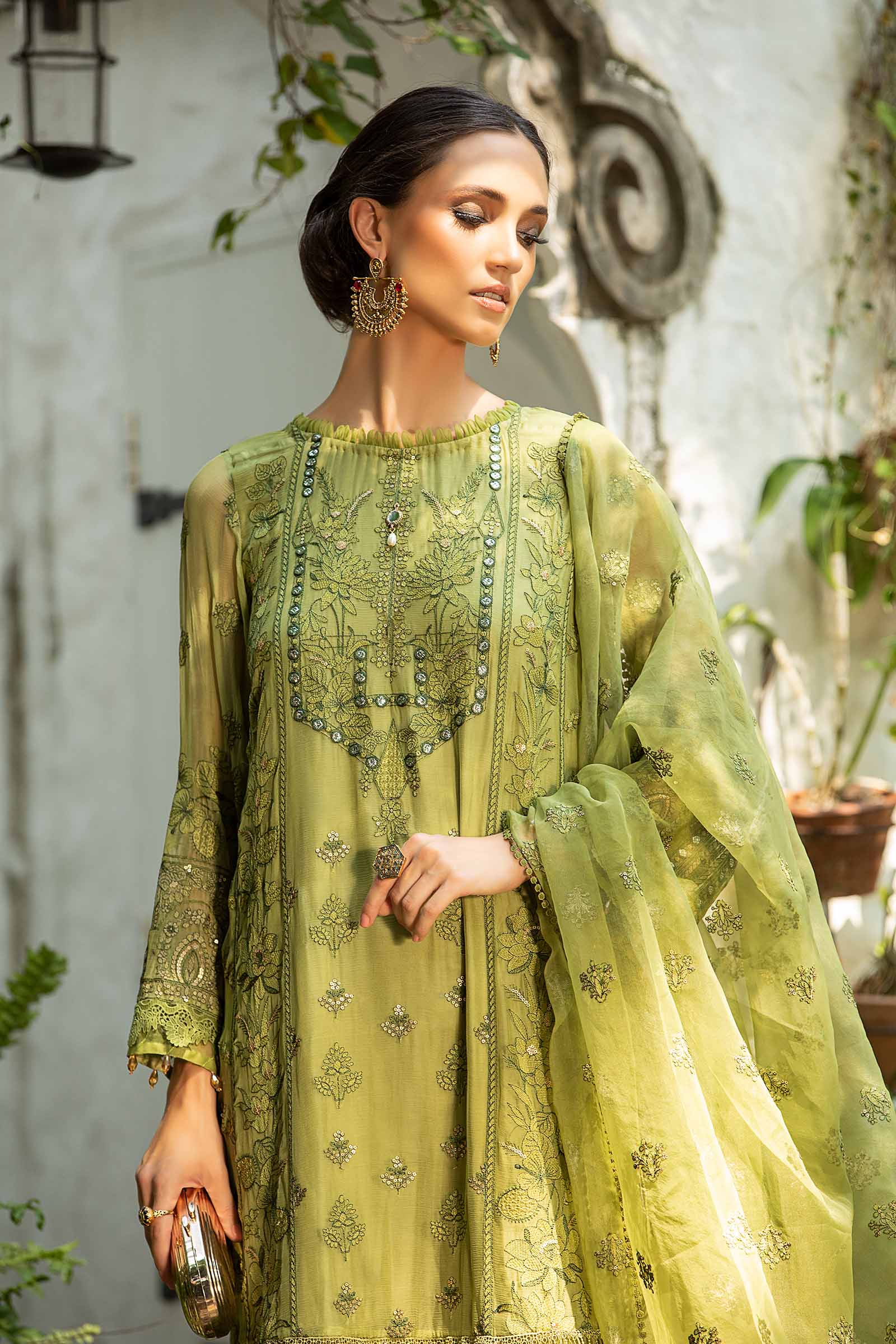 3 Piece Embroidered Suit - Image 3