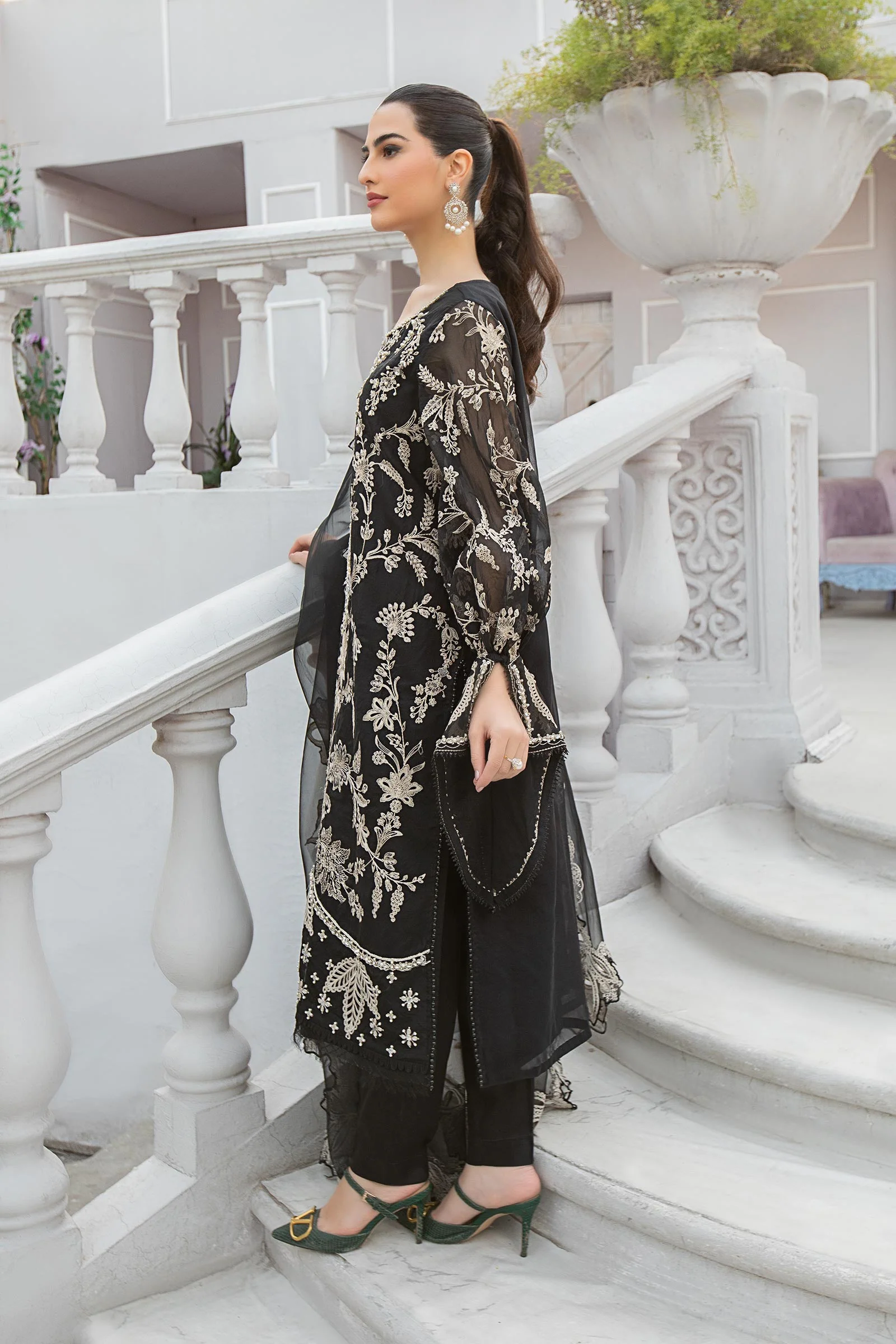 3 Piece Embroidered Suit - Image 4
