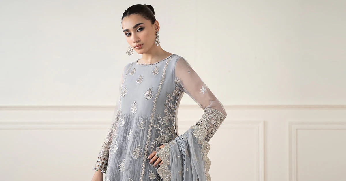 3 Piece Embroidered Organza Suit - Image 8
