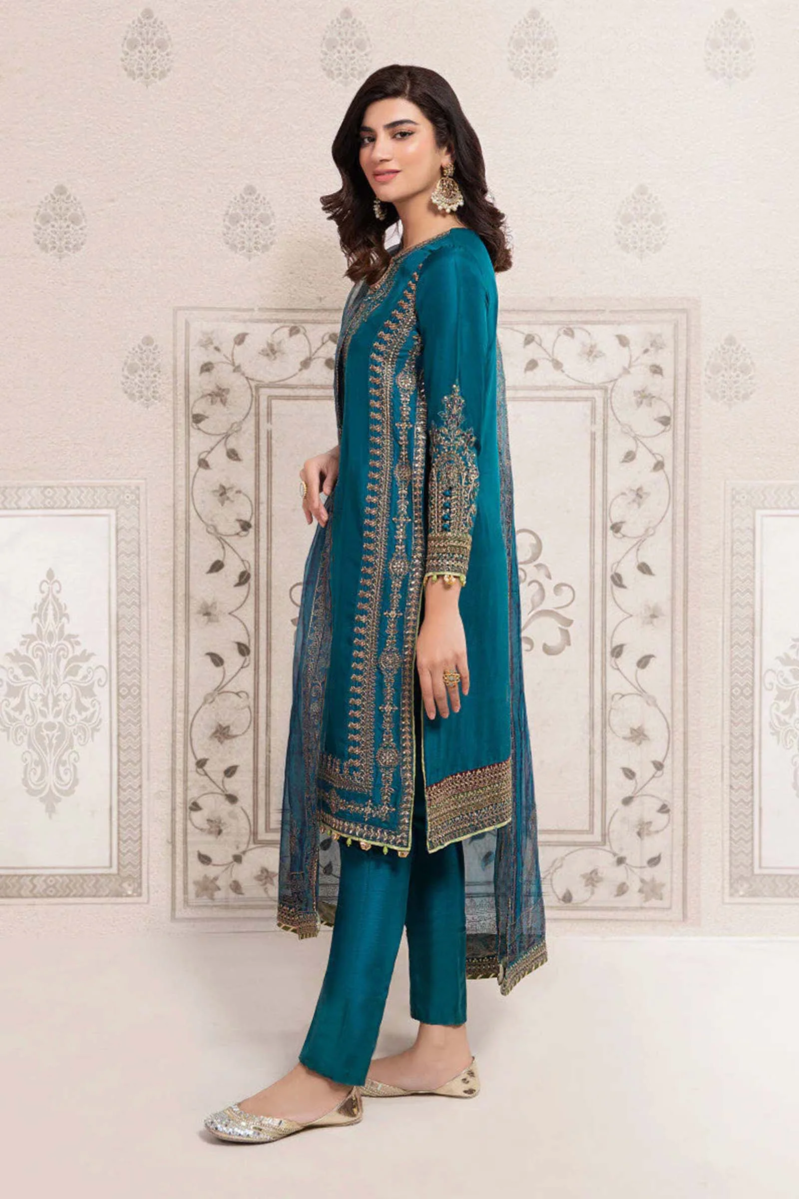 3 Piece Embroidered Suit - Image 4