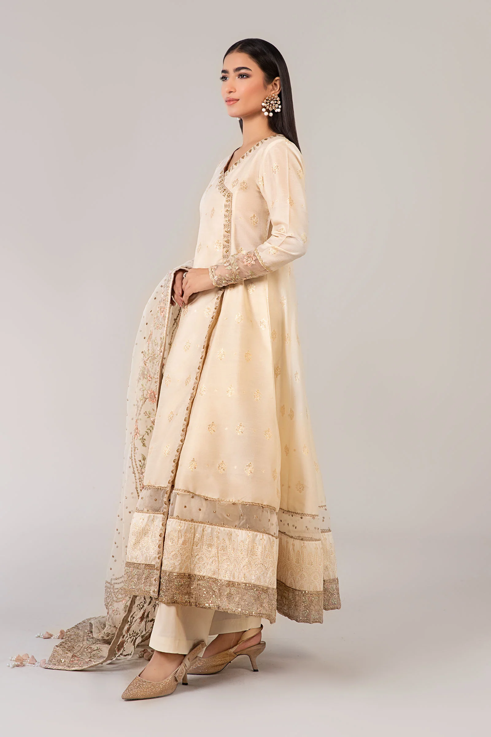3 Piece Embroidered Suit - Image 6