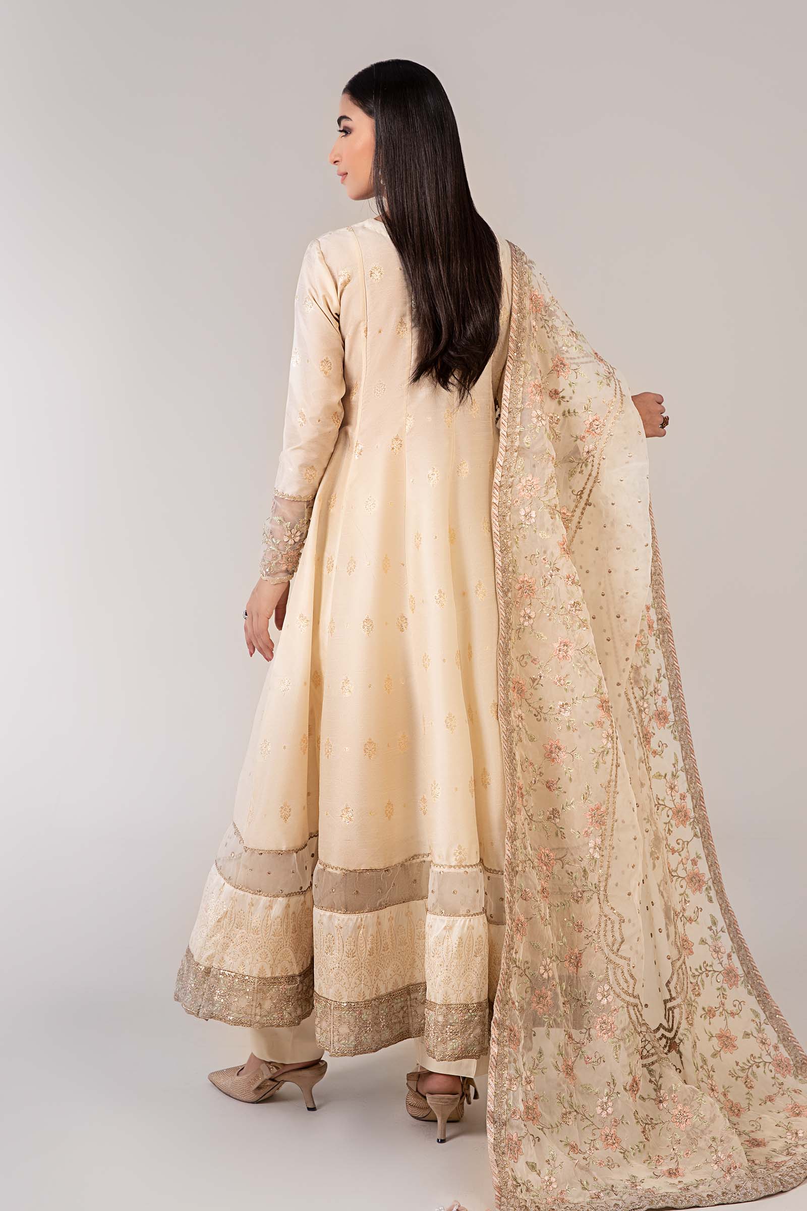 3 Piece Embroidered Suit - Image 7