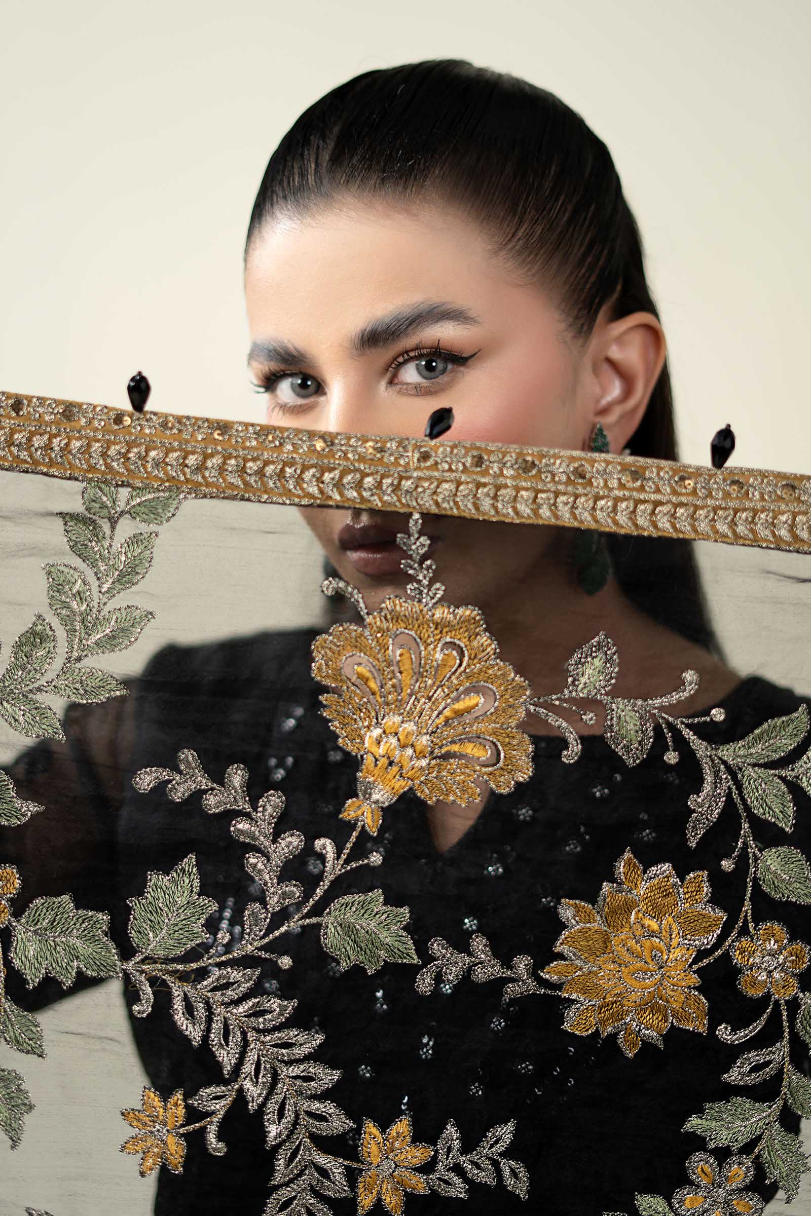 3 Piece Embroidered Suit - Image 3