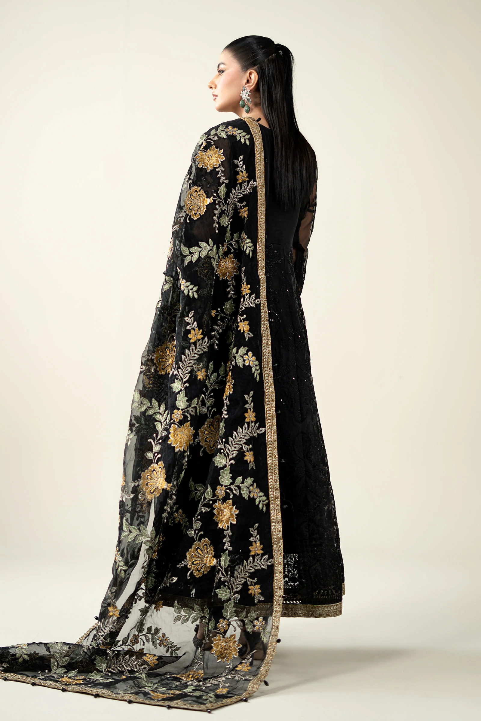 3 Piece Embroidered Suit - Image 9