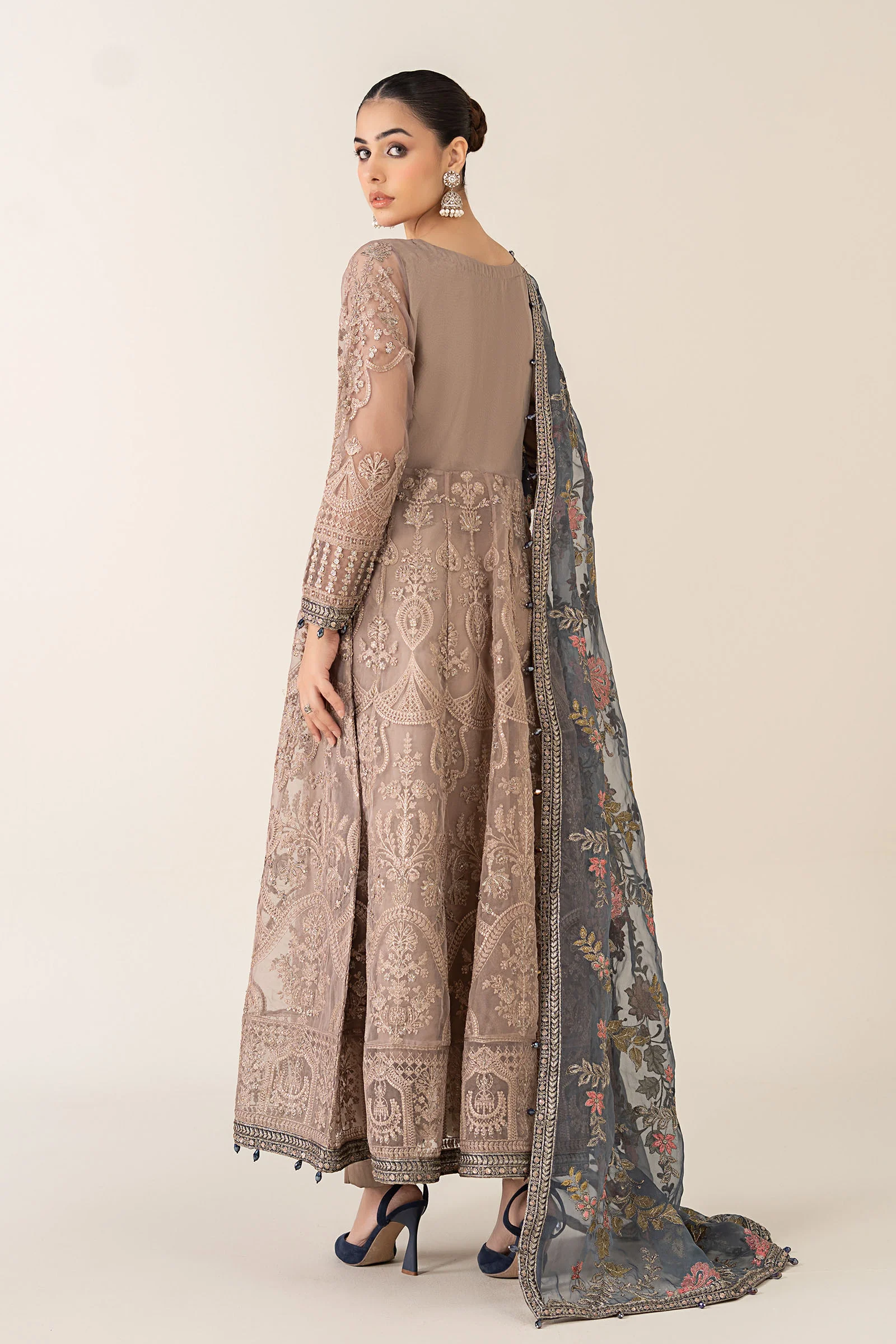 3 Piece Embroidered Suit - Image 8