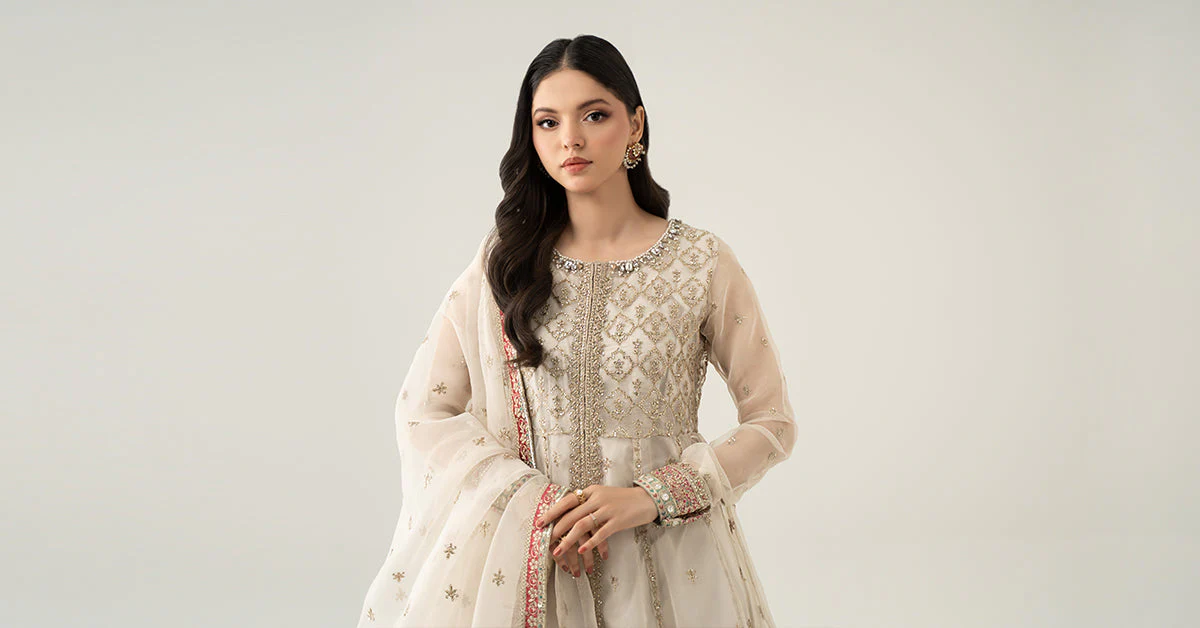 3 Piece Embroidered Suit - Image 8