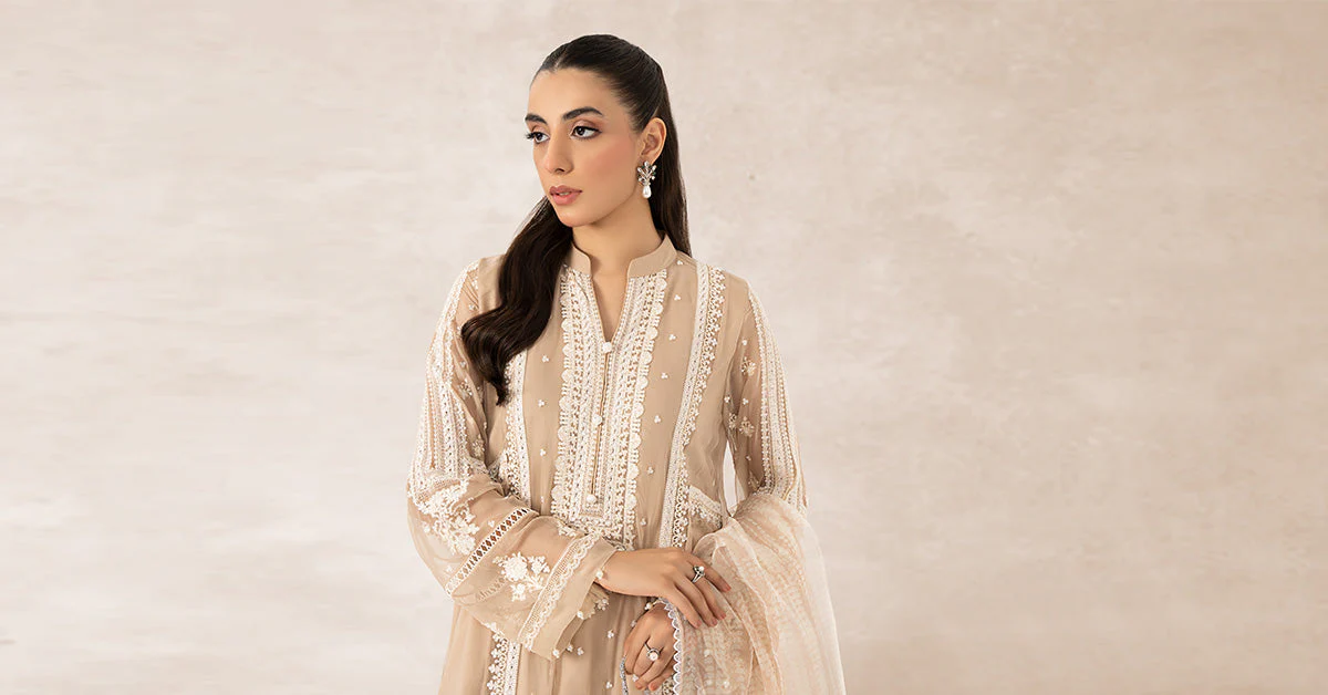 3 Piece Embroidered Suit - Image 9