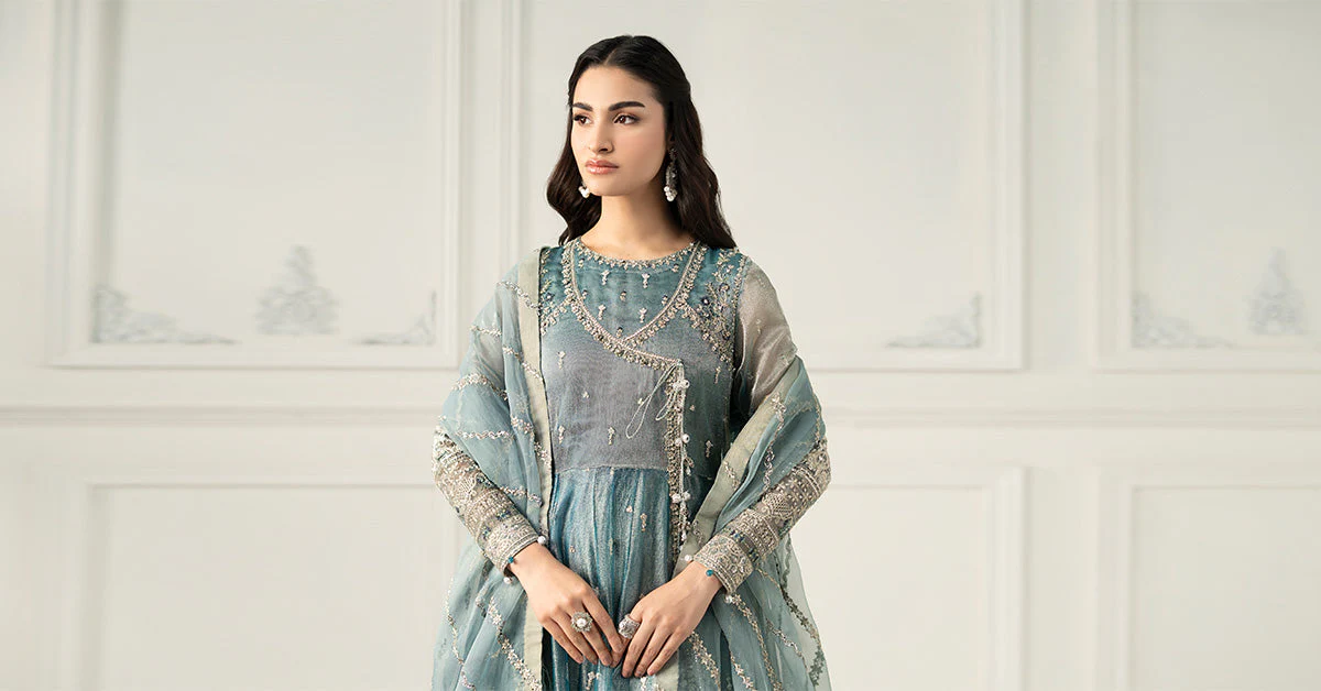 3 Piece Embroidered Zari Net Suit - Image 7
