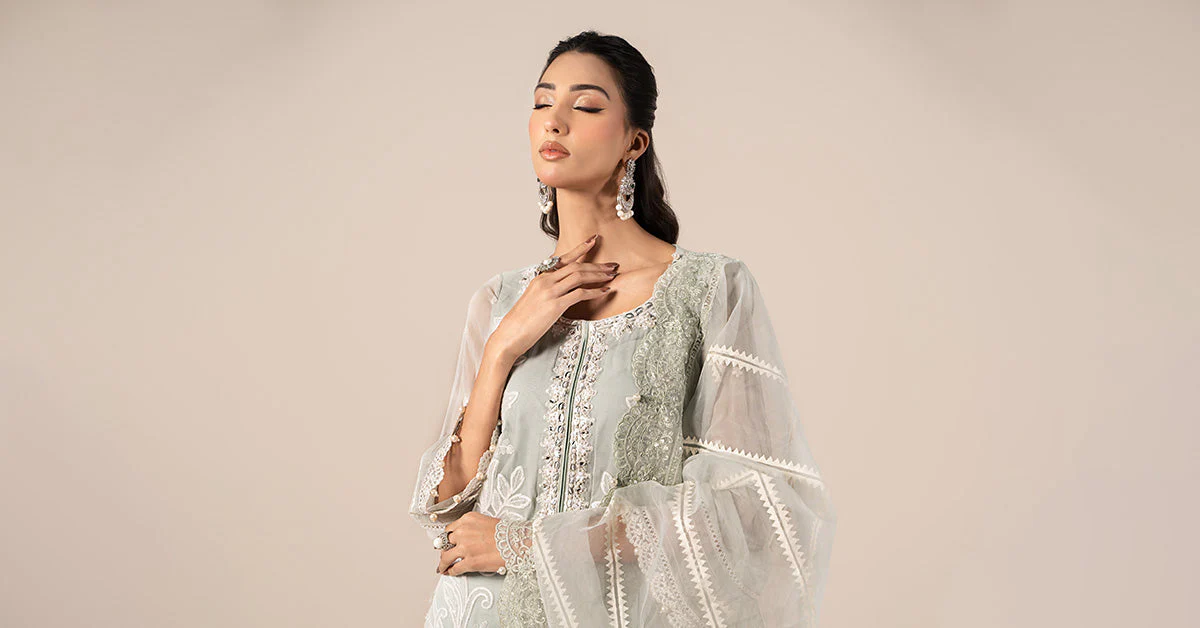 3 Piece Embroidered Chiffon Suit - Image 9