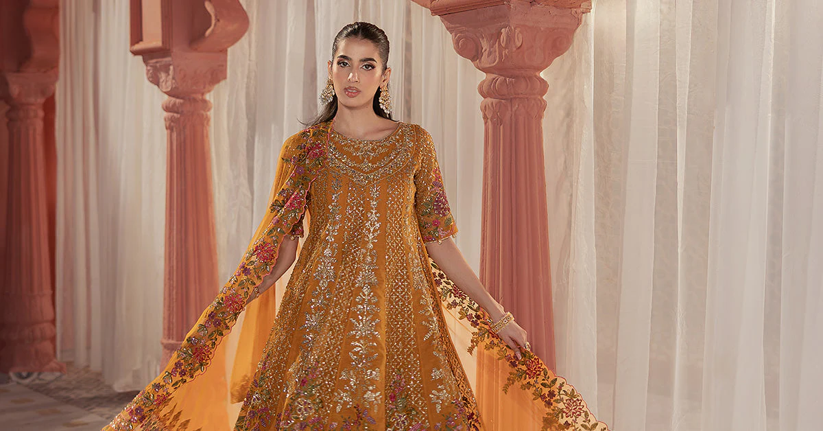 3 Piece Embroidered Organza Suit - Image 9