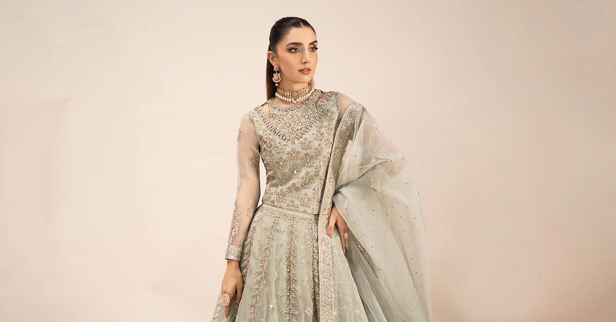 3 Piece Embroidered Organza Suit - Image 9