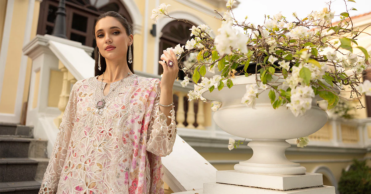 3 Piece Embroidered Organza Suit - Image 17