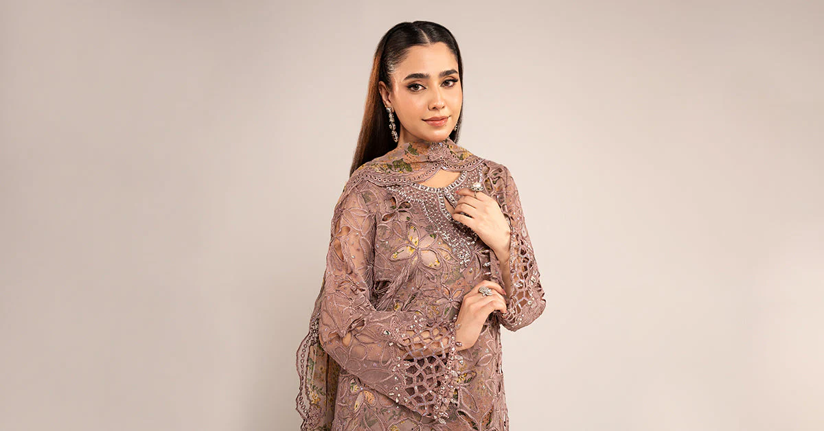 3 Piece Embroidered Organza Suit - Image 9