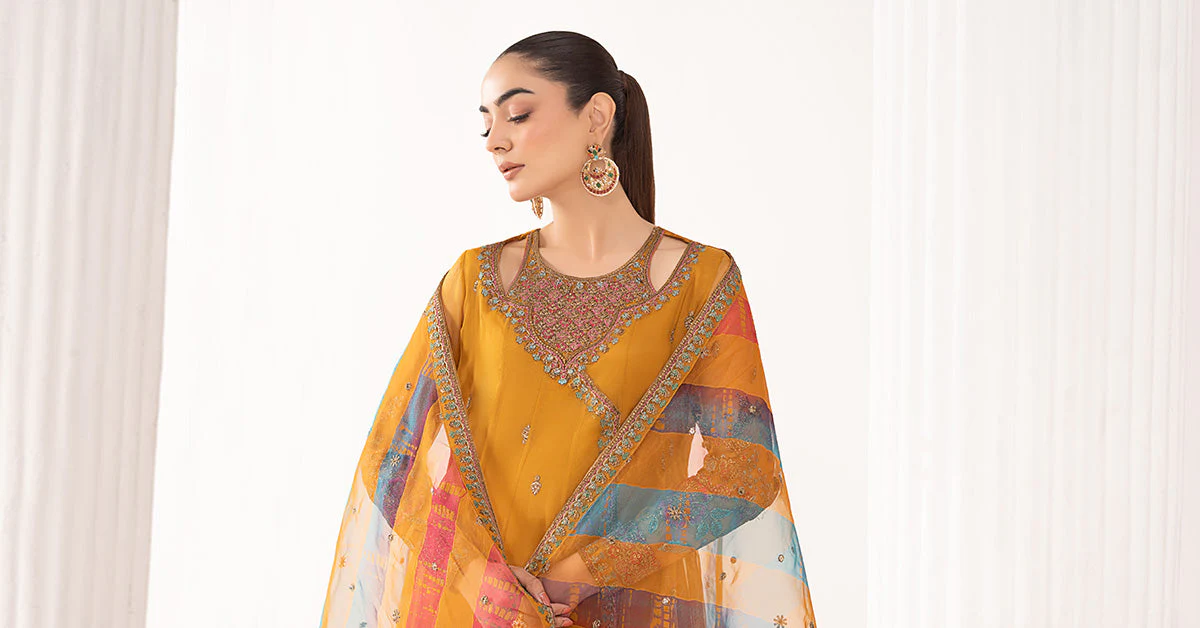 3 Piece Embroidered Organza Suit - Image 9