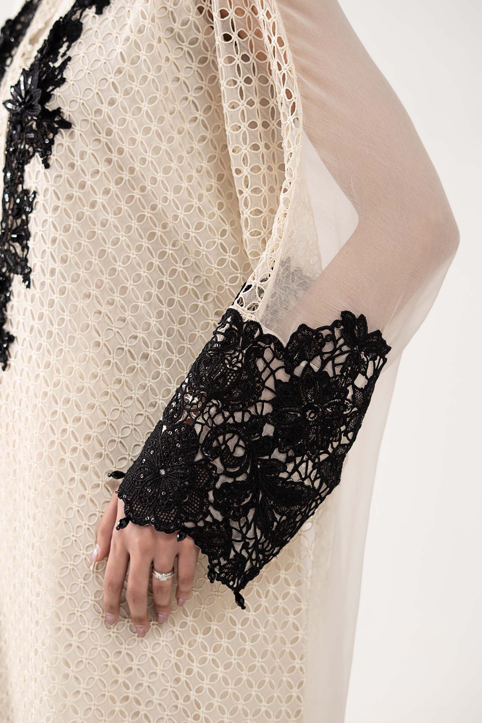3 Piece Embroidered Chiffon Suit - Image 4
