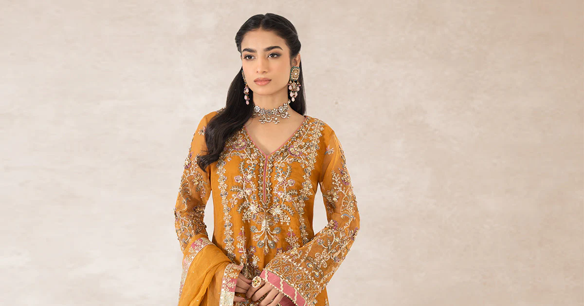 3 Piece Embellished Organza Suit - Image 7