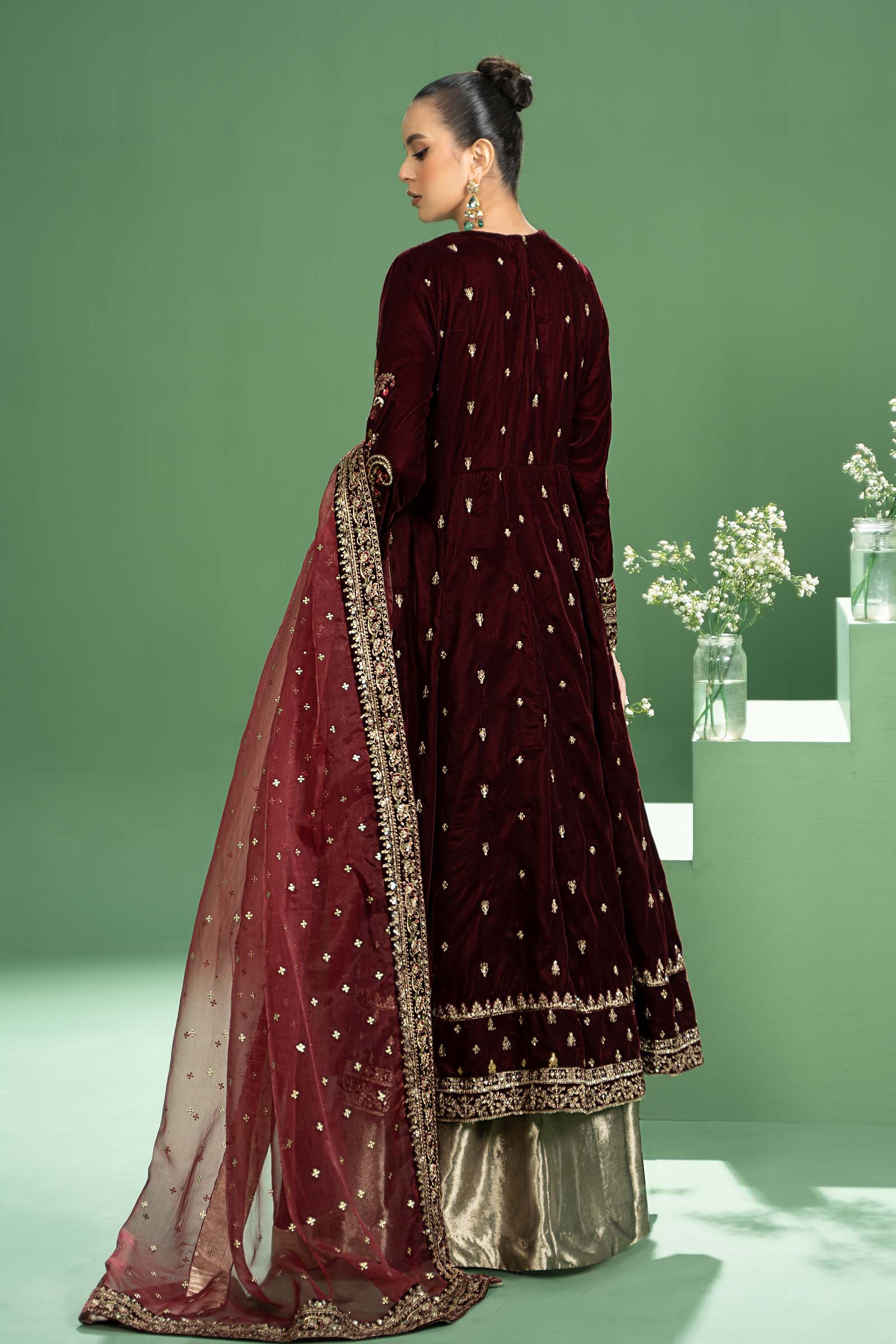3 Piece Embroidered Velvet Suit - Image 10