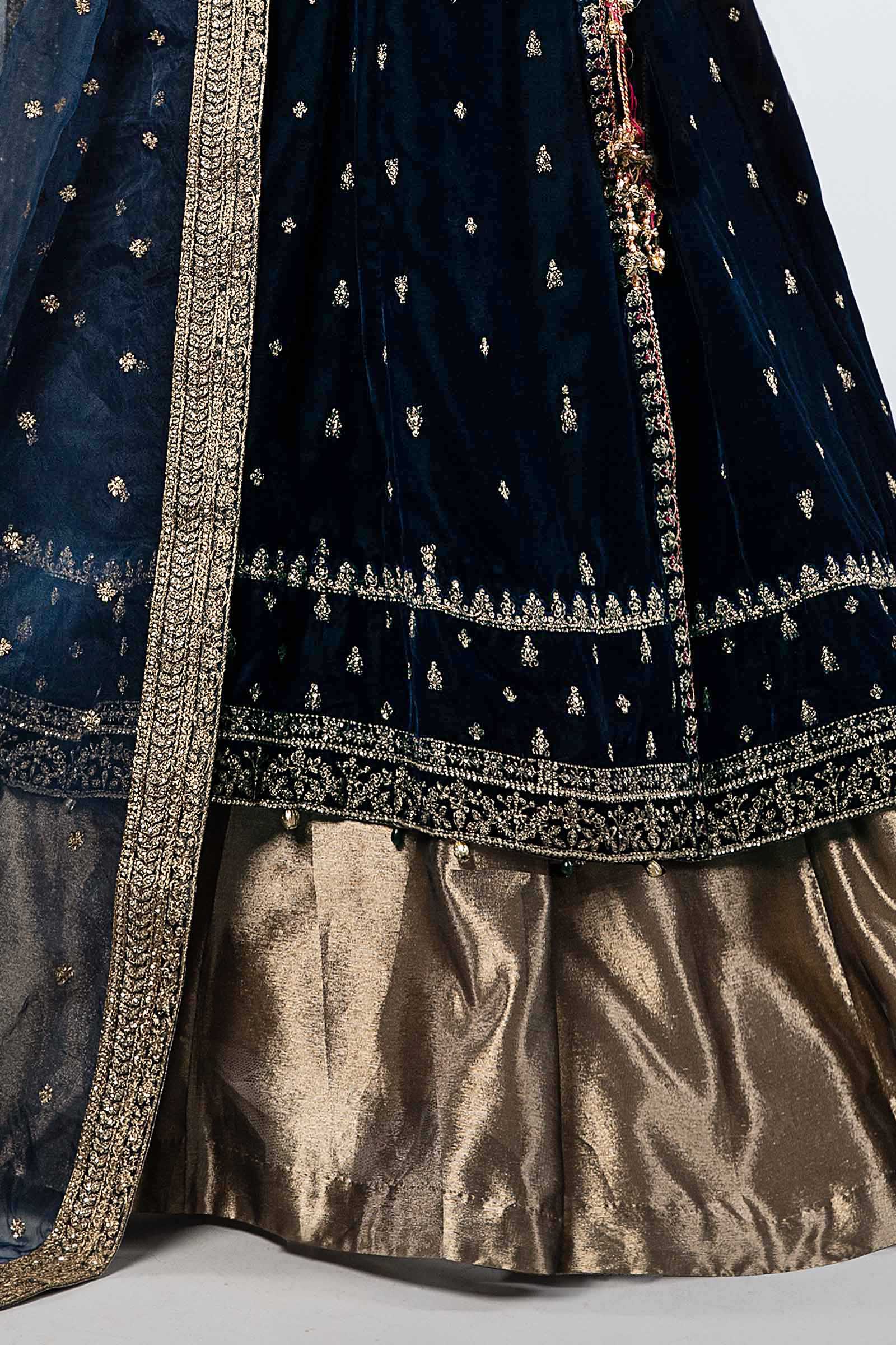 3 Piece Embroidered Velvet Suit - Image 4