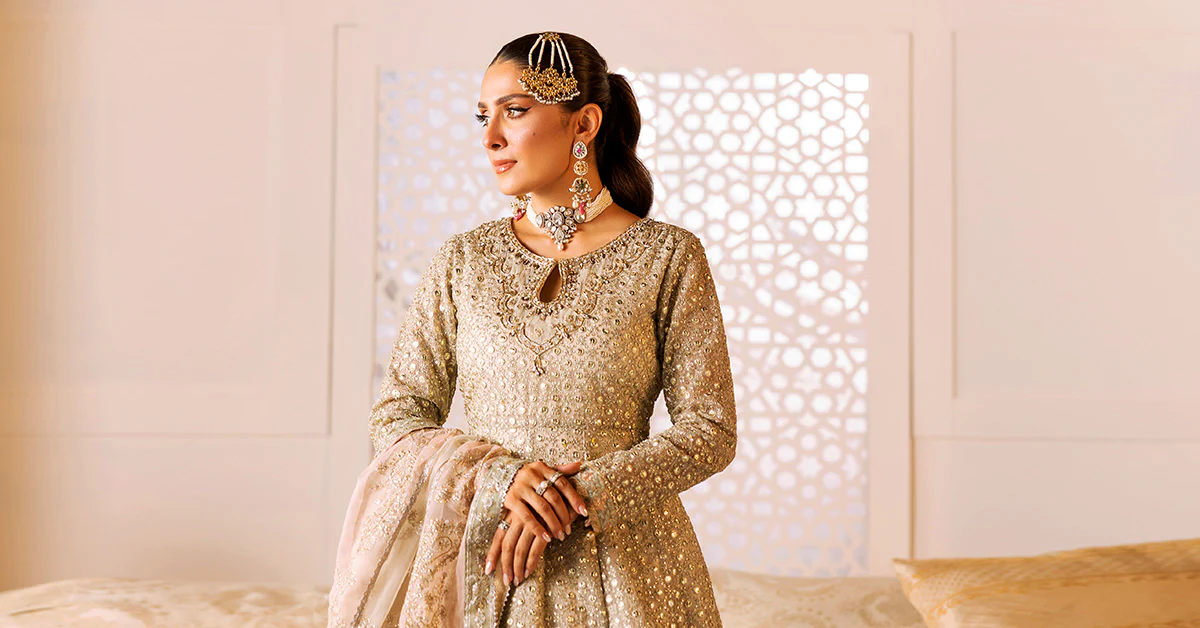 3 Piece Embroidered Organza Suit - Image 10
