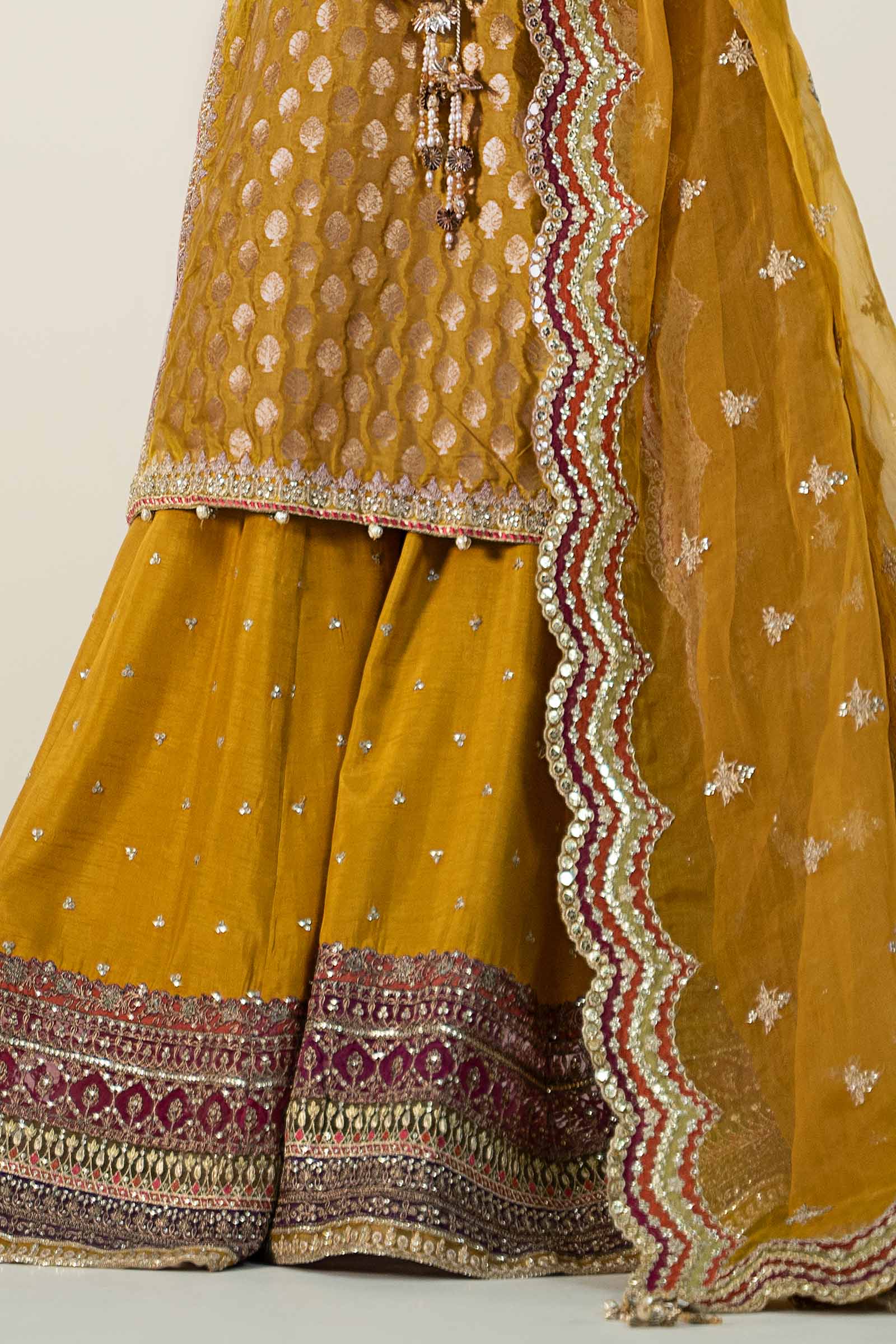 3 Piece Embroidered Jacquard Suit - Image 4