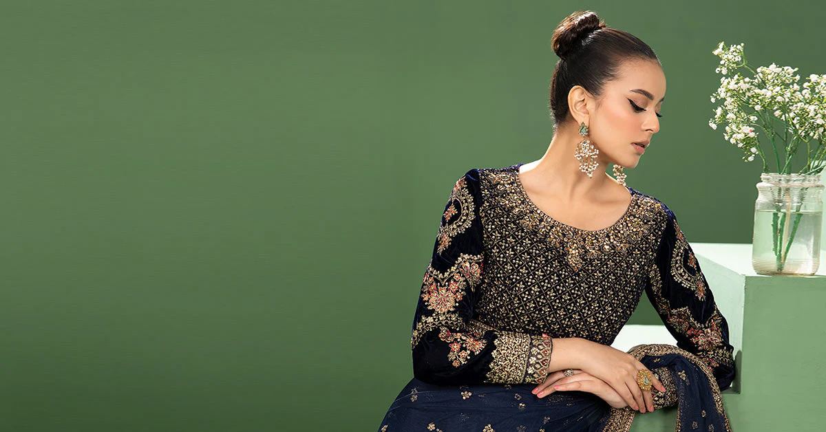 3 Piece Embroidered Net Saree - Image 7
