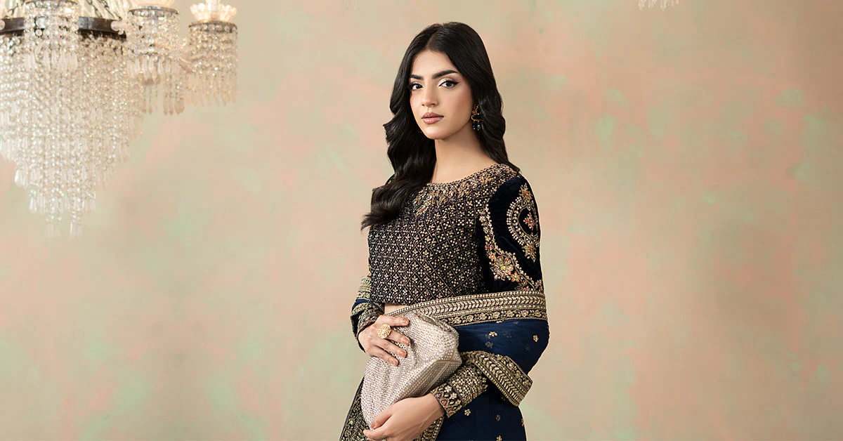Embroidered Net Saree - Image 9