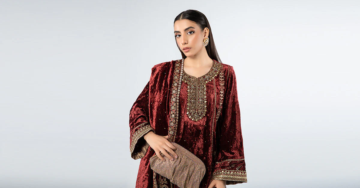 3 Piece Embroidered Velvet Suit - Image 7