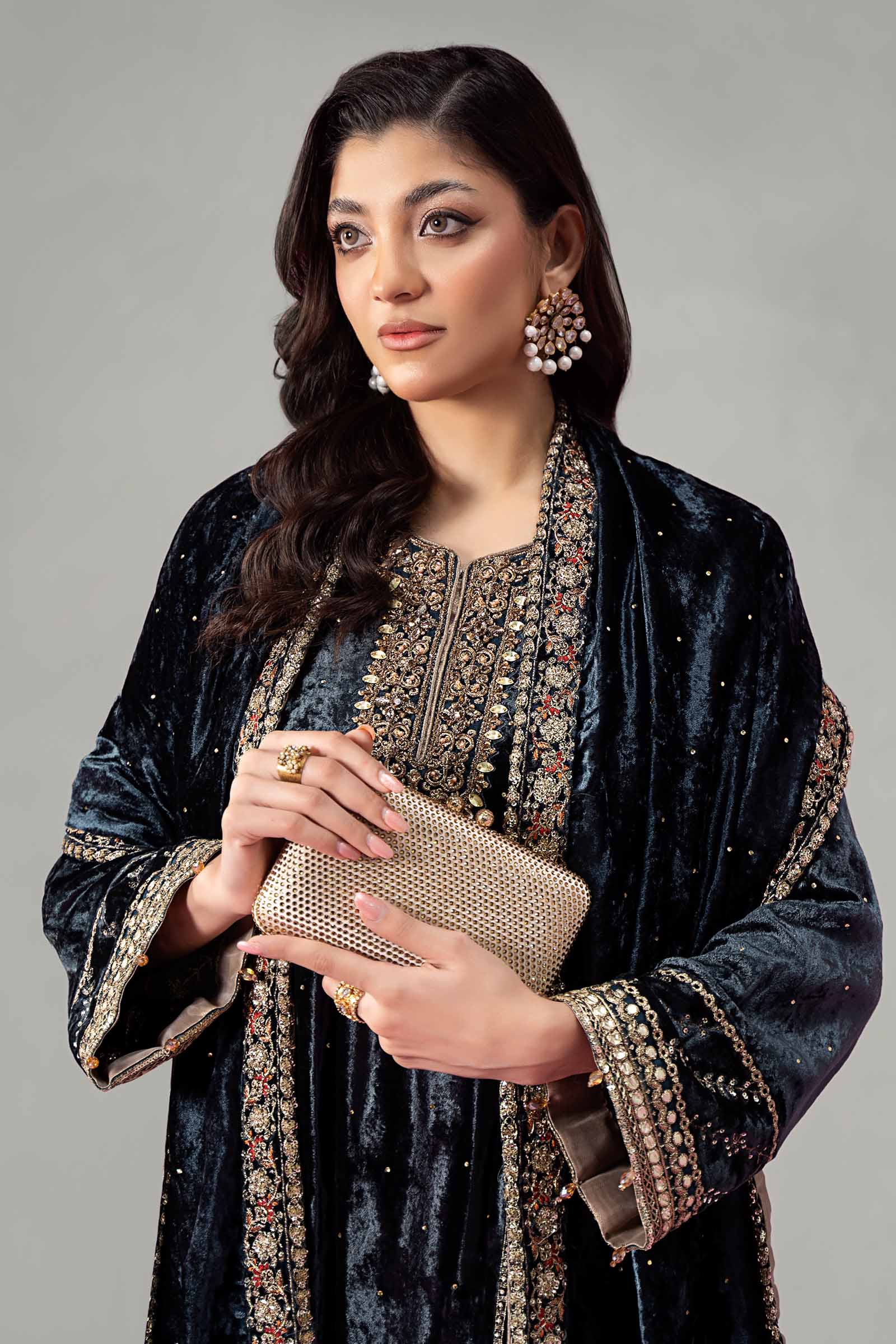 3 Piece Embroidered Velvet Suit - Image 2