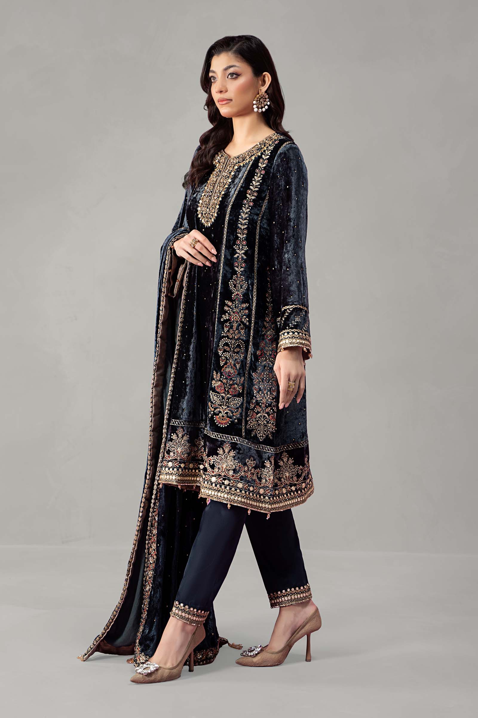 3 Piece Embroidered Velvet Suit - Image 5