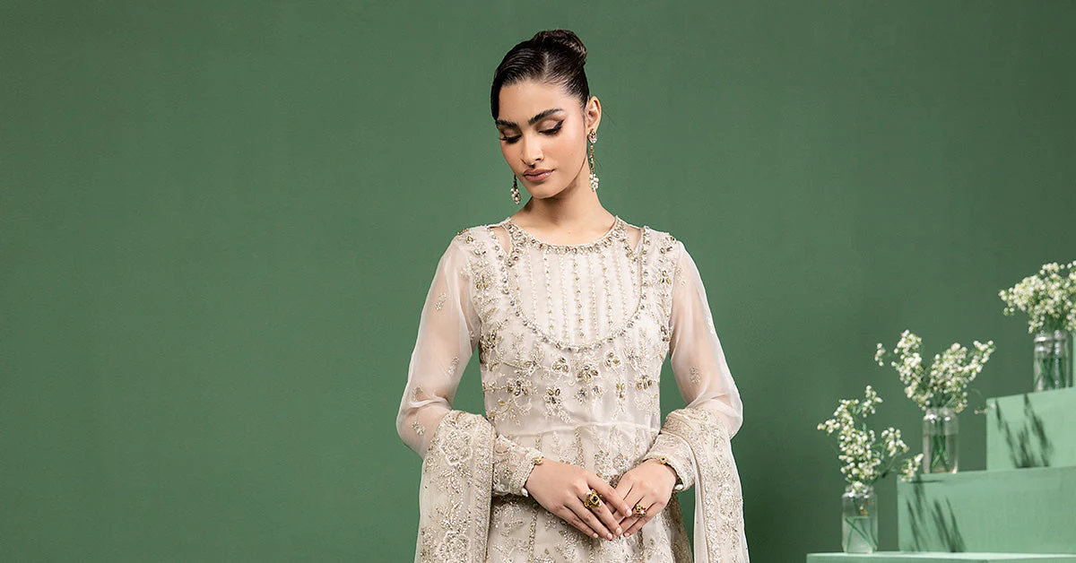 3 Piece Embroidered Organza Suit - Image 6