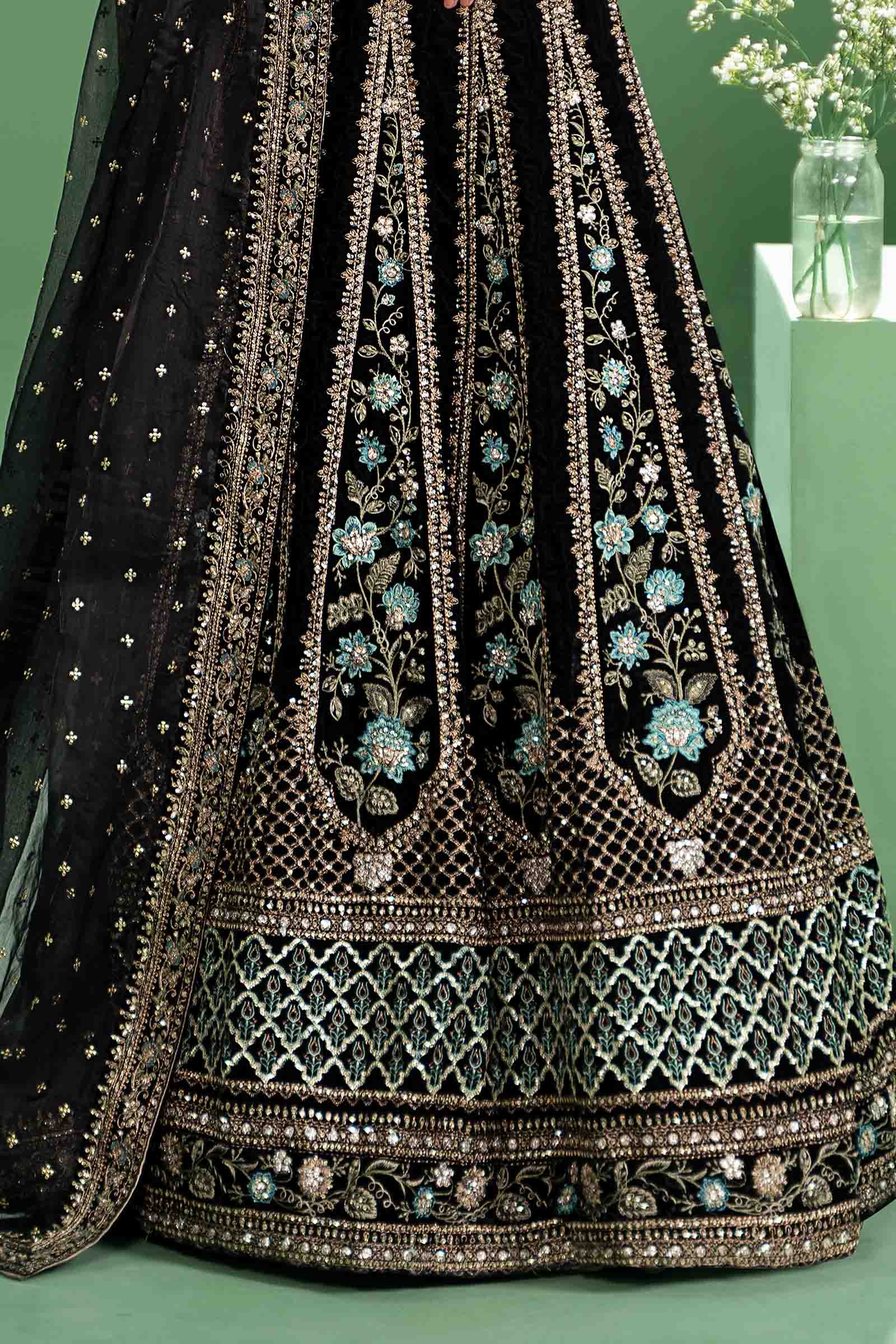 3 Piece Embroidered Velvet Suit - Image 3