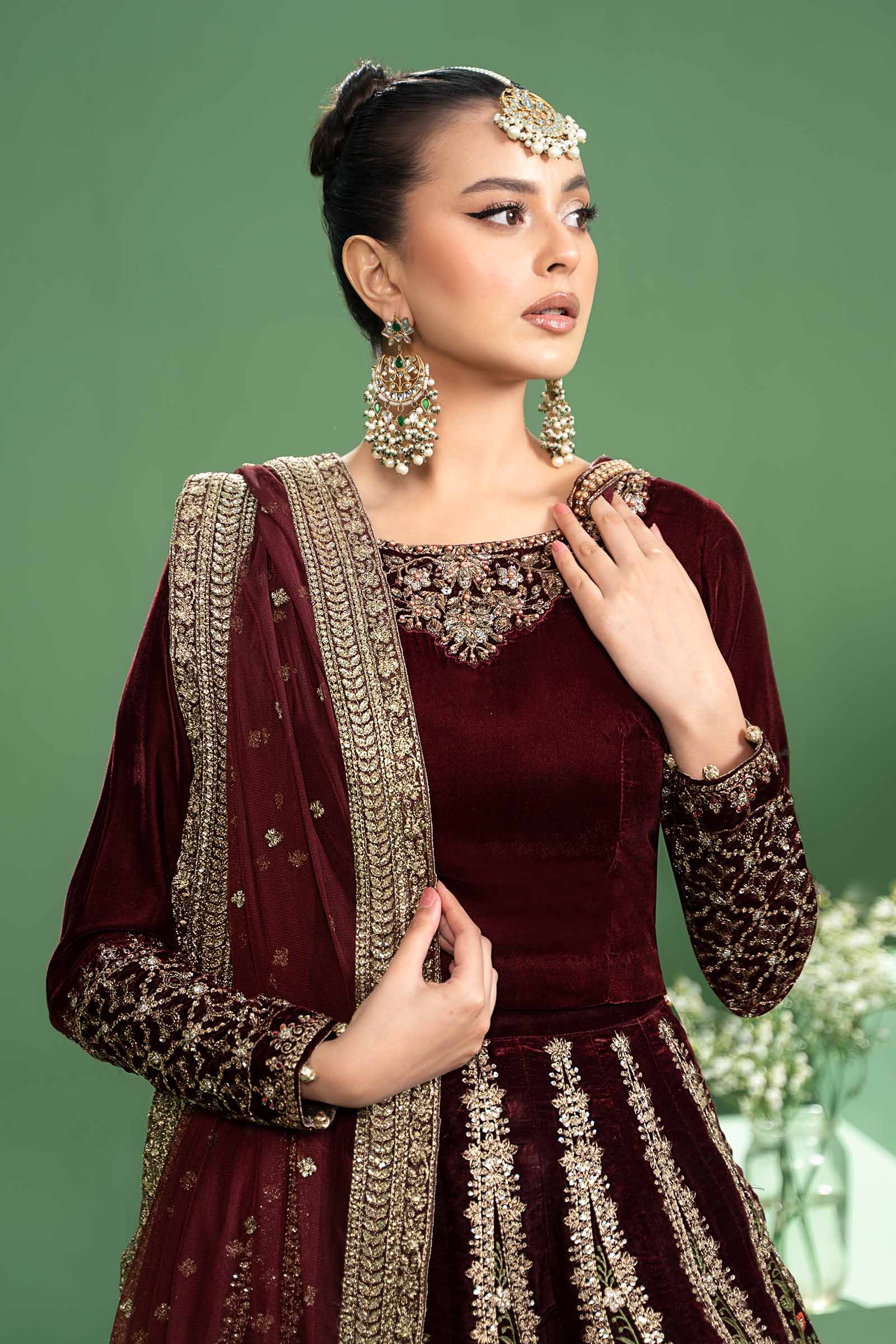 3 Piece Embroidered Velvet Suit - Image 2