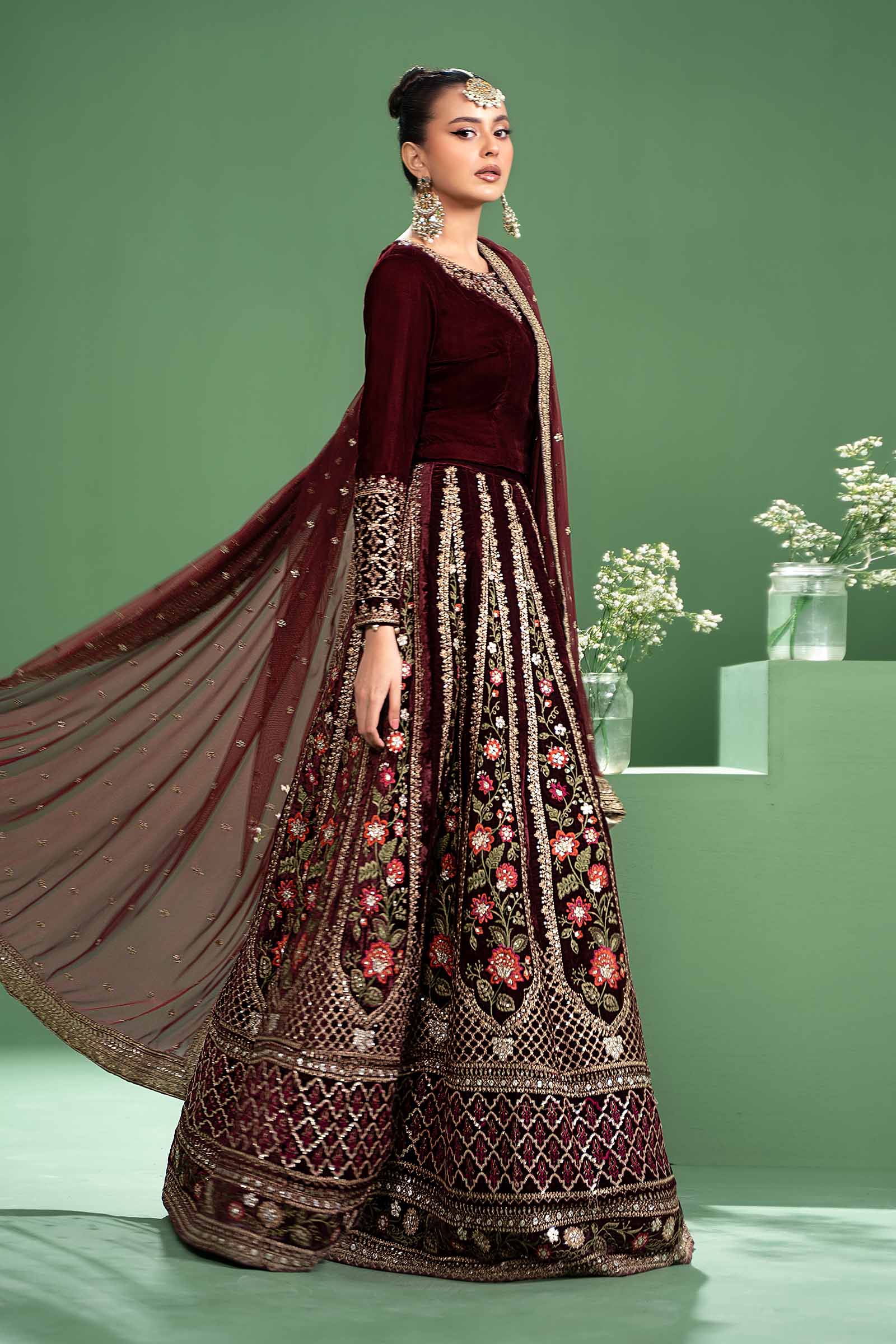 3 Piece Embroidered Velvet Suit - Image 4