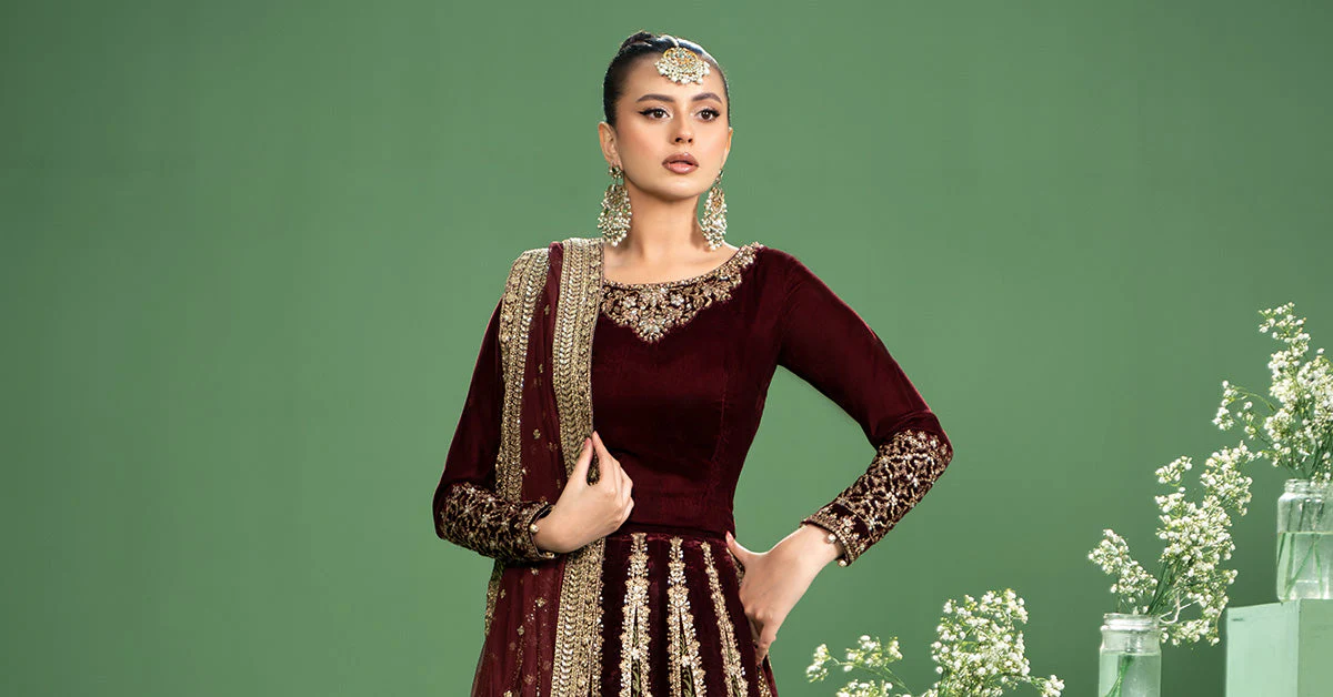 3 Piece Embroidered Velvet Suit - Image 6