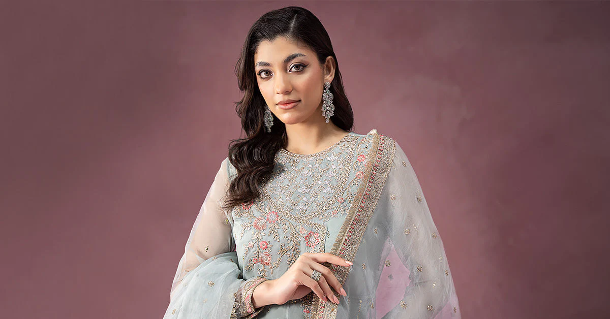 3 Piece Embroidered Organza Suit - Image 8