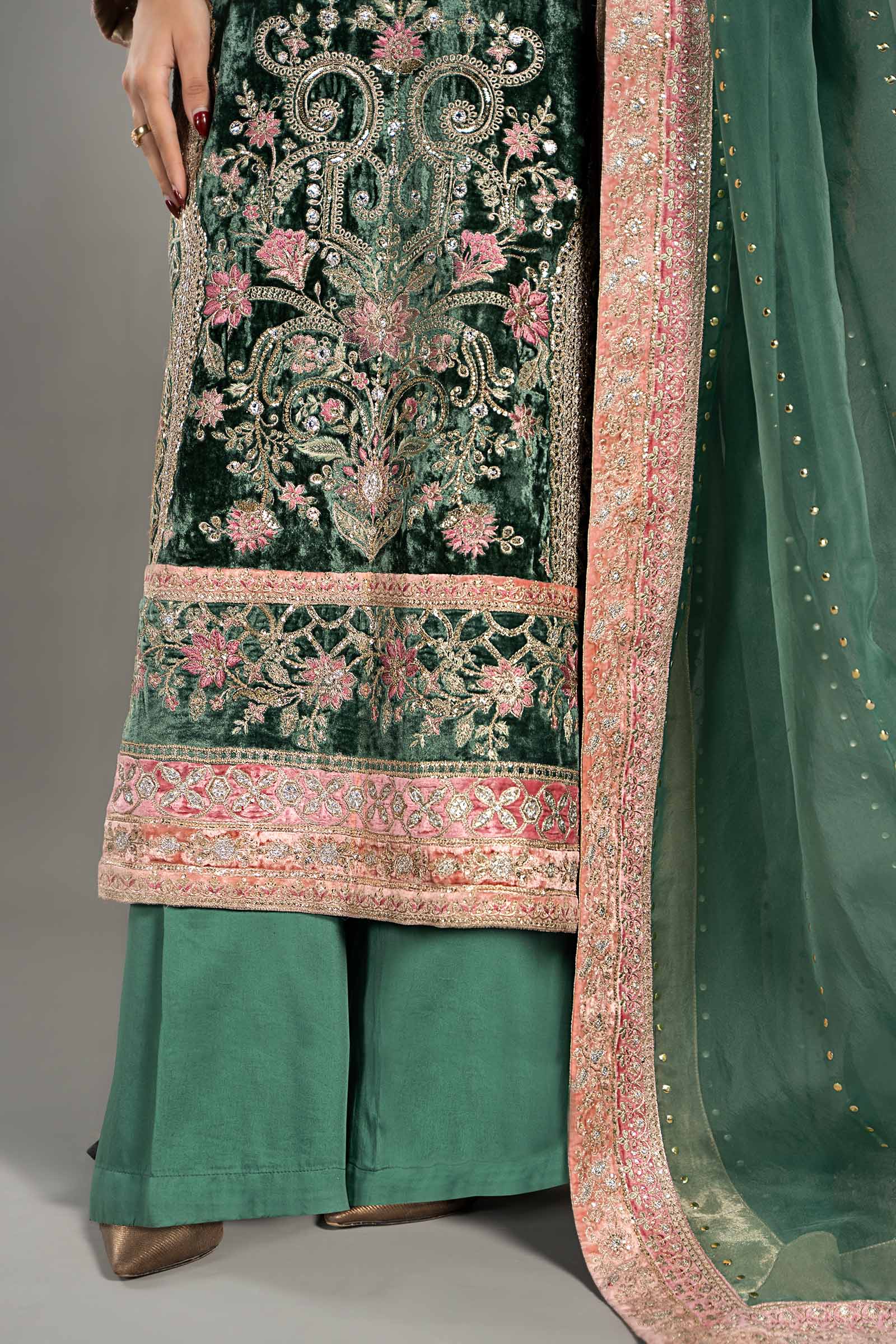 3 Piece Embroidered Velvet Suit - Image 4