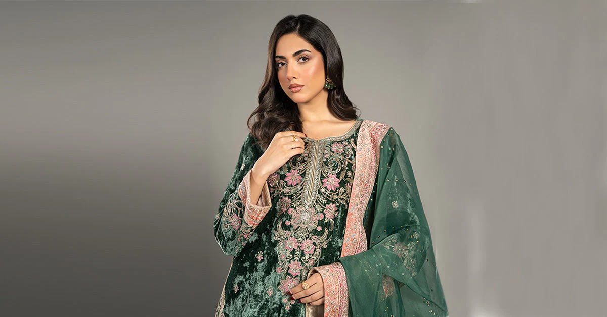 3 Piece Embroidered Velvet Suit - Image 6