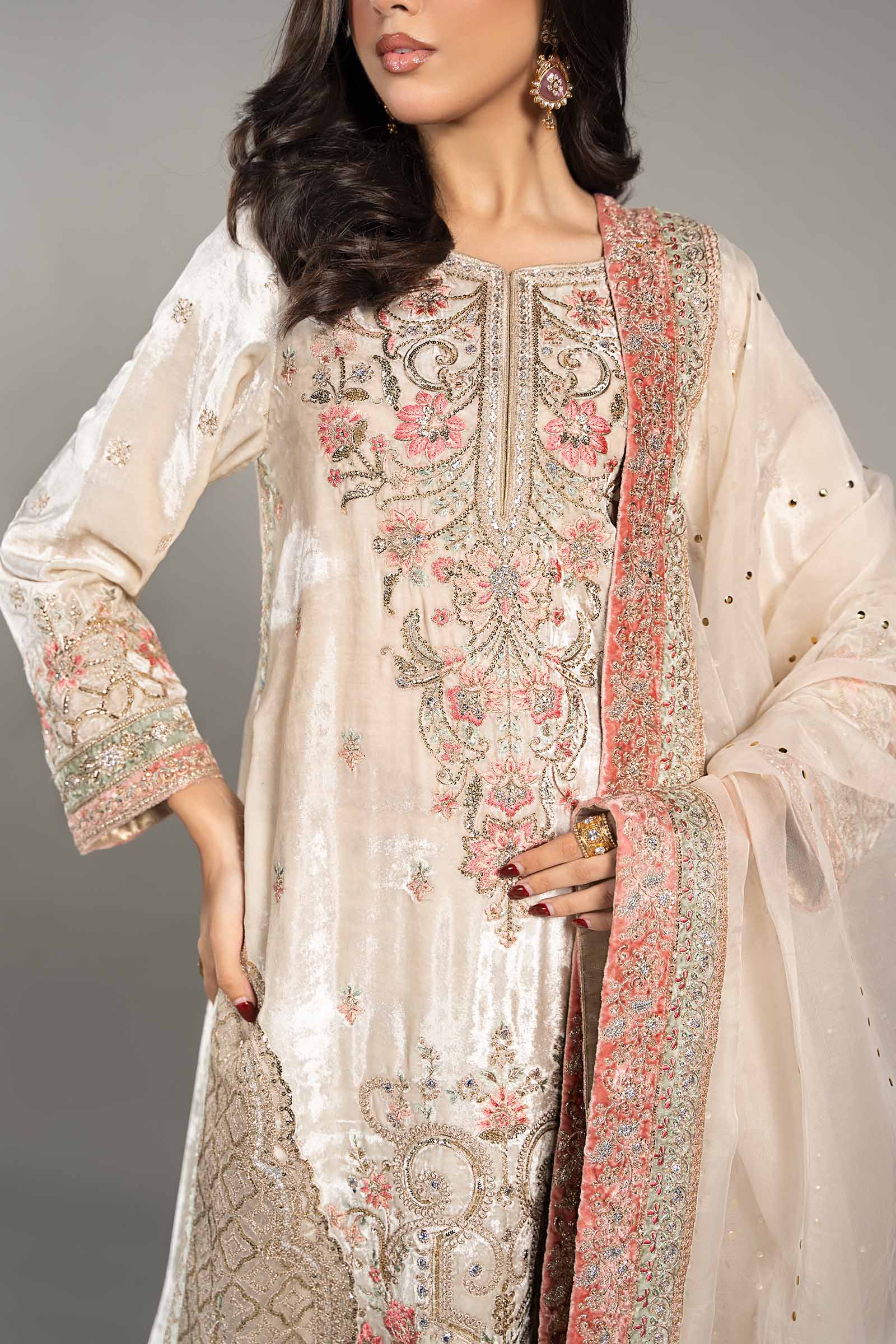3 Piece Embroidered Velvet Suit - Image 4