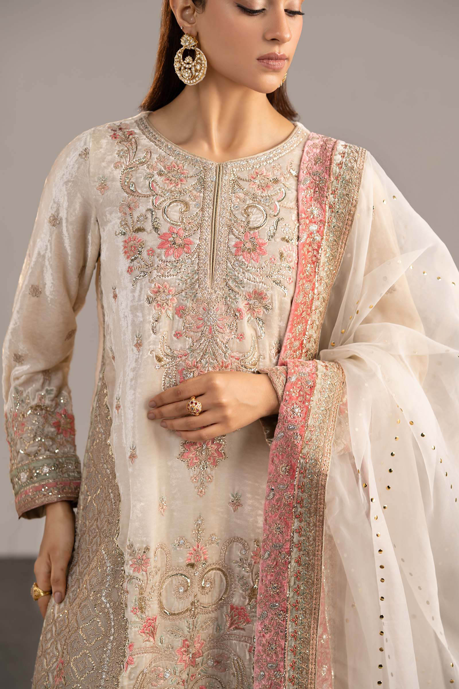 3 Piece Embroidered Velvet Suit - Image 3