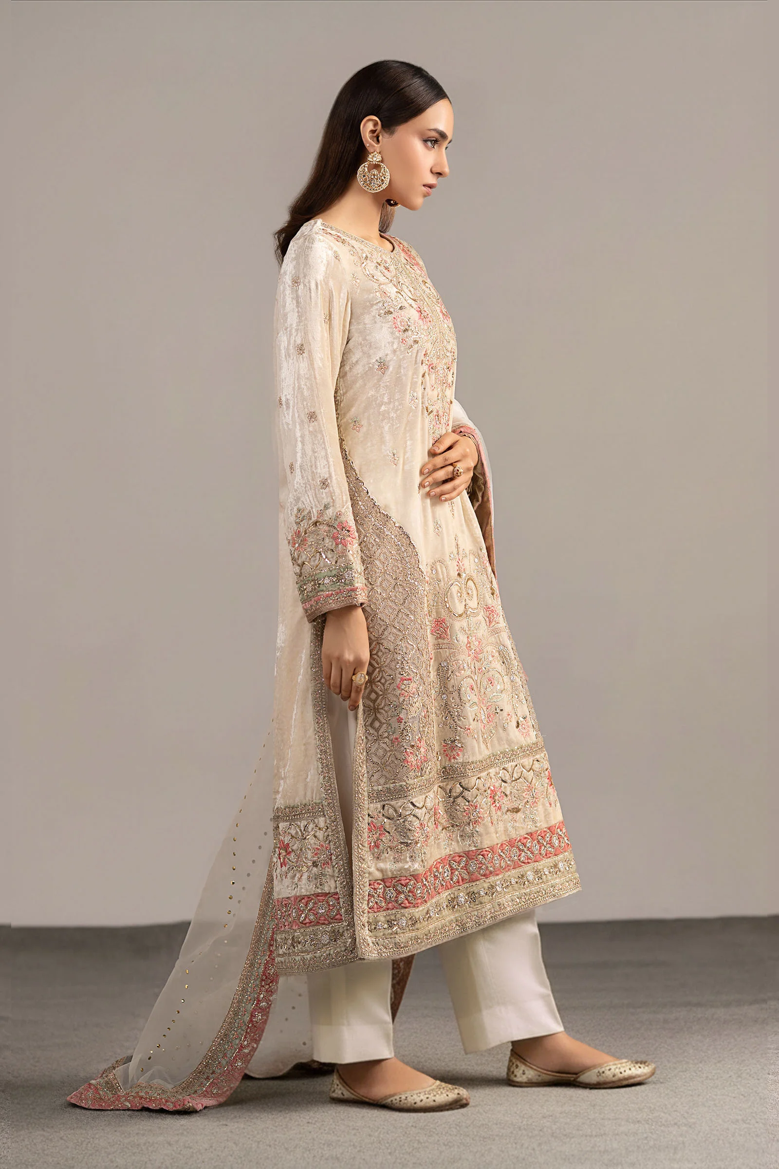 3 Piece Embroidered Velvet Suit - Image 6